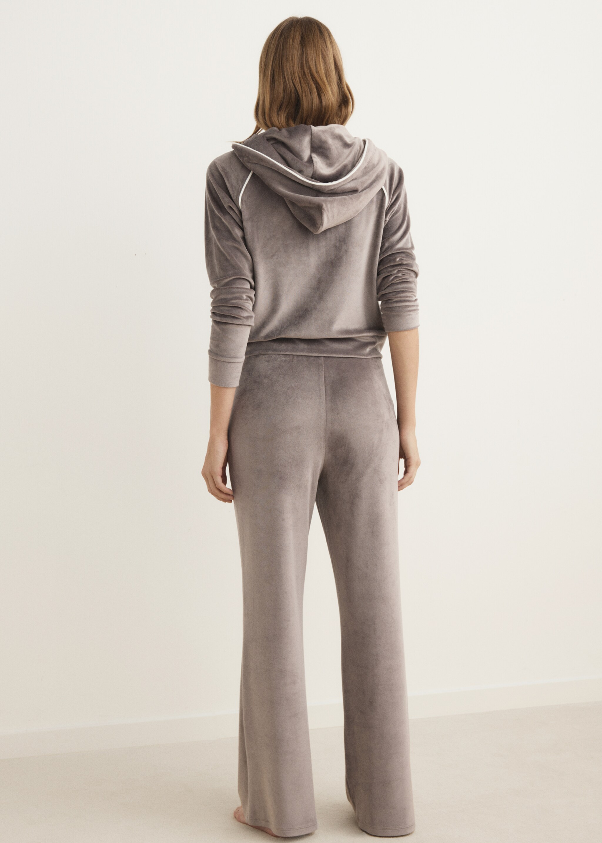 Velour sweatshirt with soft touch - Reverse of the article, Medium Brown. Ref: 17054105-00.