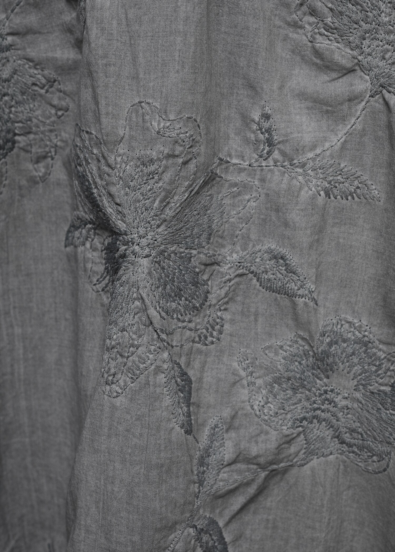 Nuisette en coton brodé overdyed - Détail de l'article 0