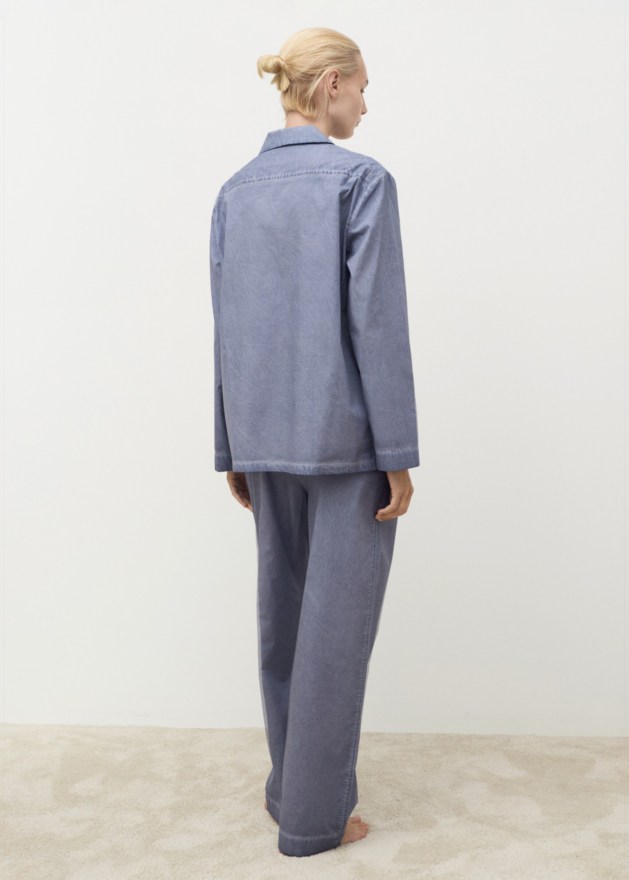 Garment-dyed cotton shirt - Reverse of the article, Ink Blue. Ref: 17054109-00.