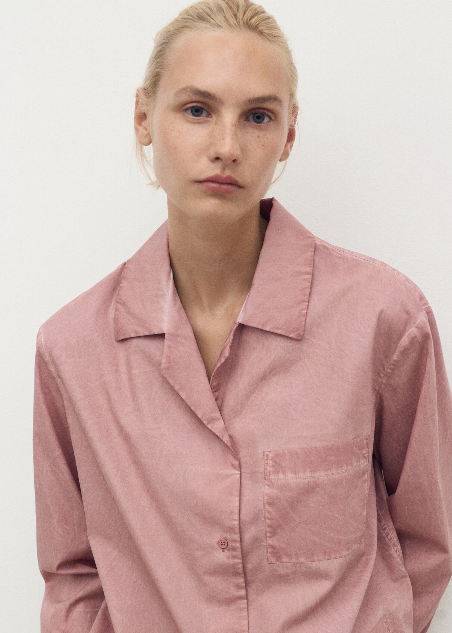 قميص قطني مصبوغ بتقنية garment dyed - تفاصيل المنتج 6