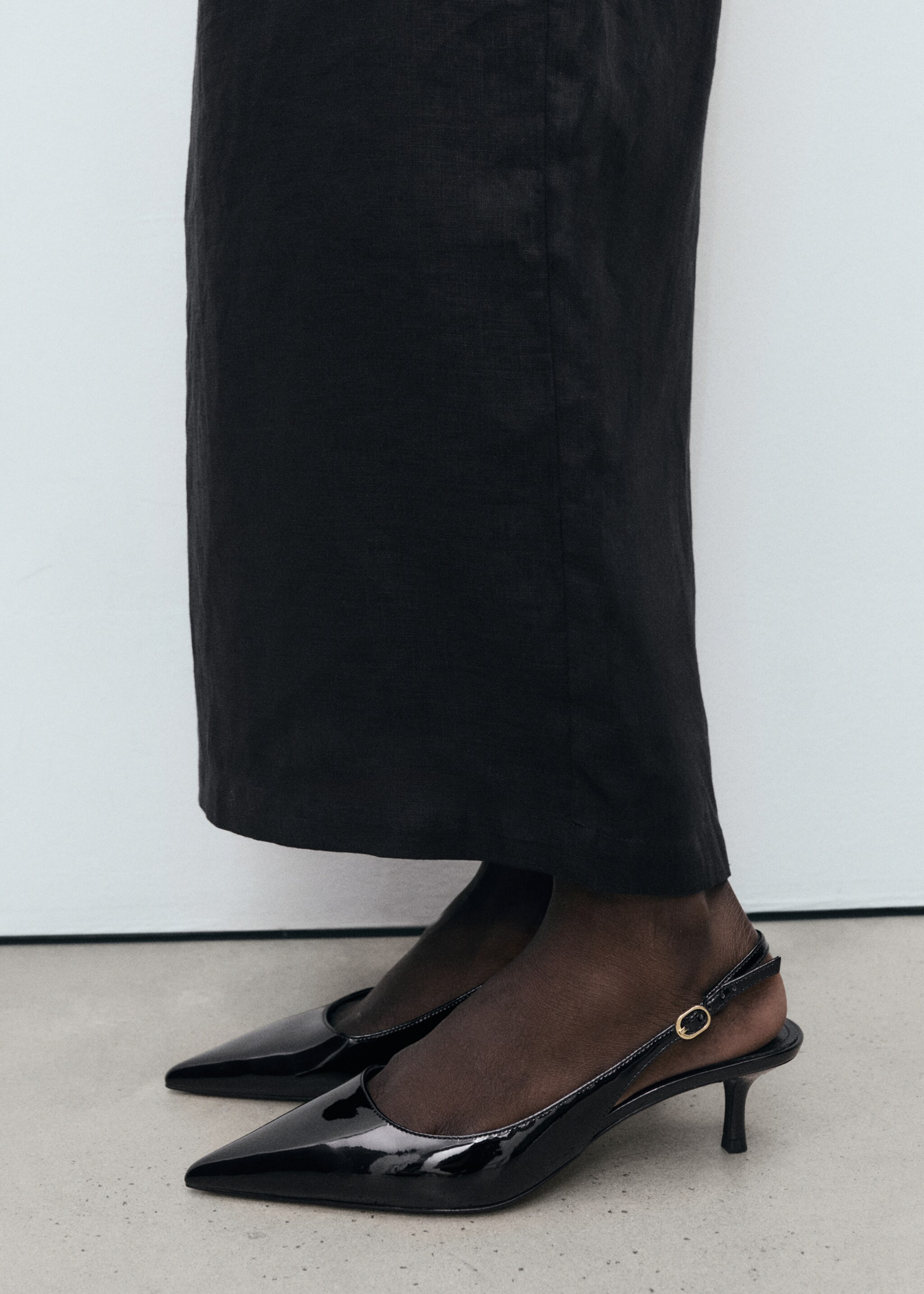Kitten-heel patent leather shoes - Details of the article 9, Black. Ref: 17054112-00.