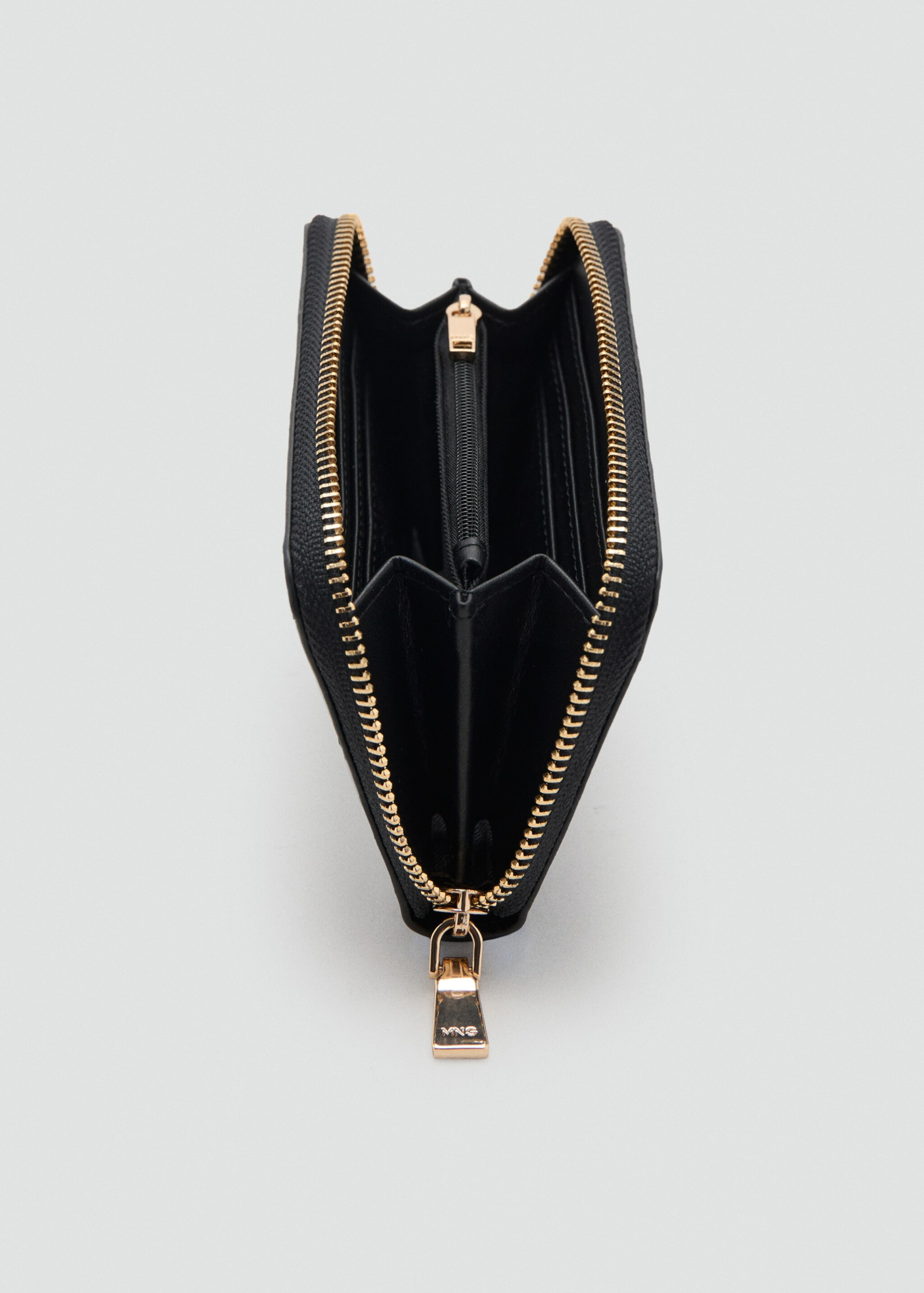 Medium patent leather wallet - Details of the article 1, Black. Ref: 17054125-00.