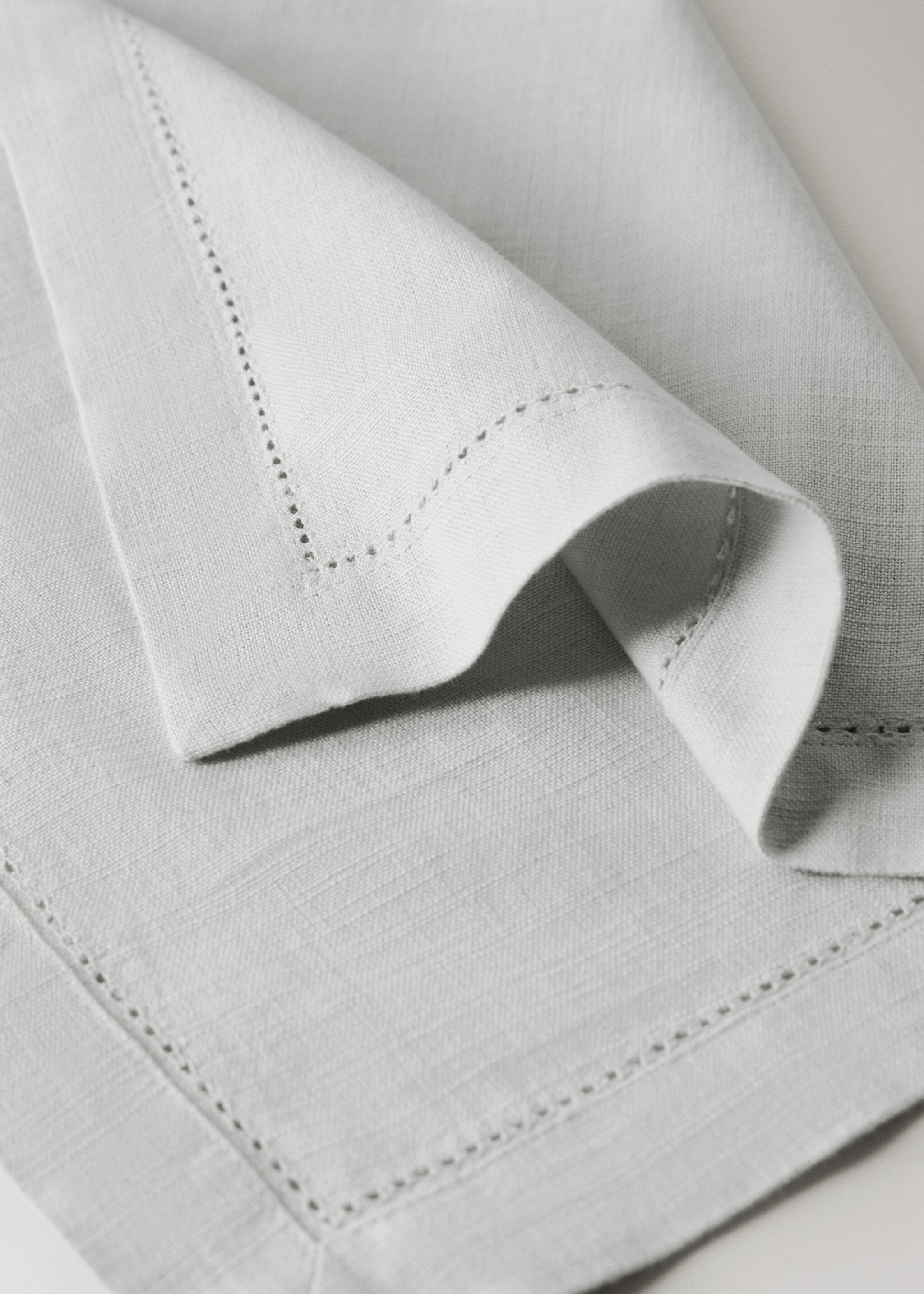 Cotton napkin with hemstitch - Details of the article 2, Grey. Ref: 17054129-00.
