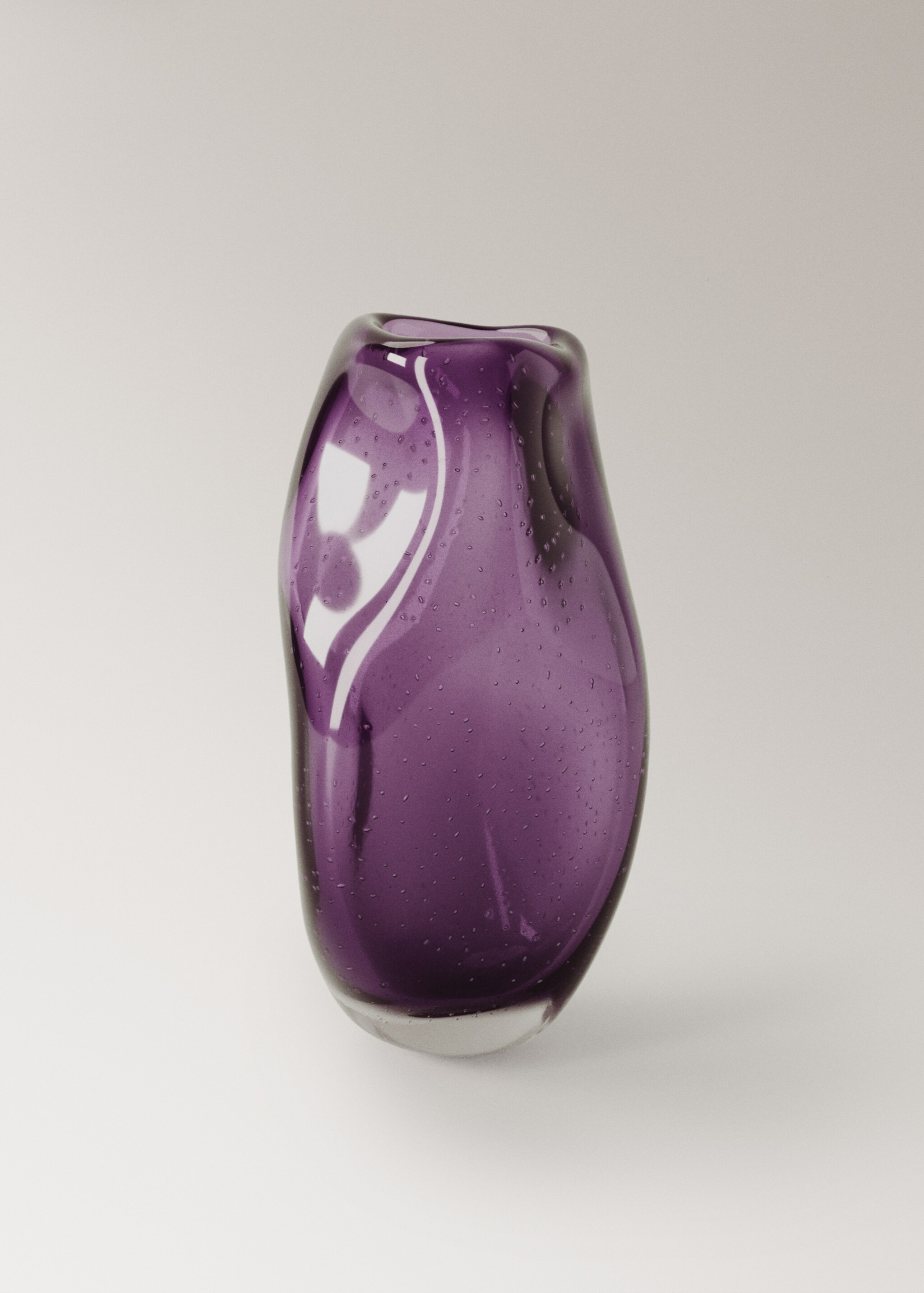 Tall irregular glass vase - Article without model, Plum. Ref: 17054134-00.