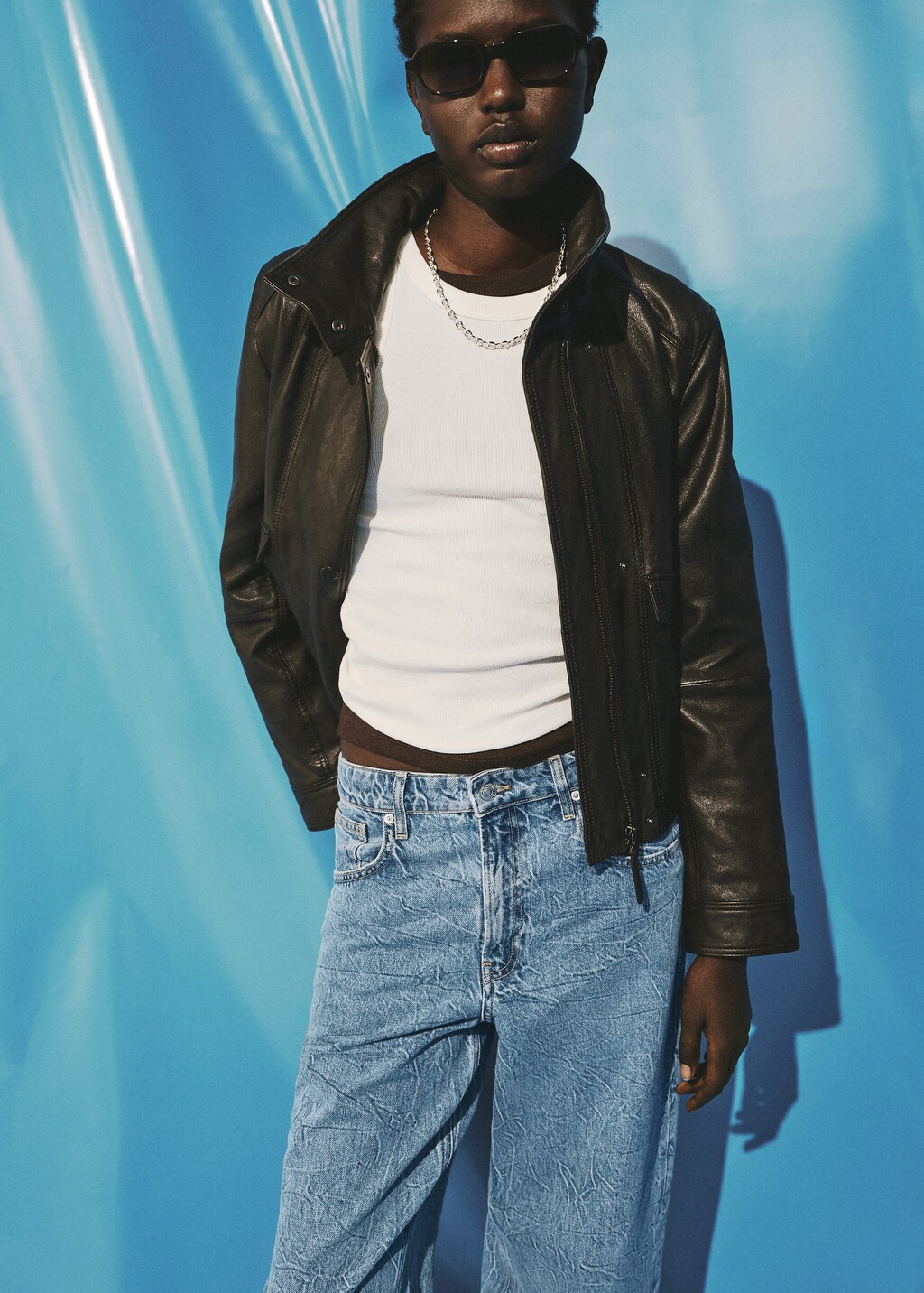 Straight-fit jeans with a creased effect