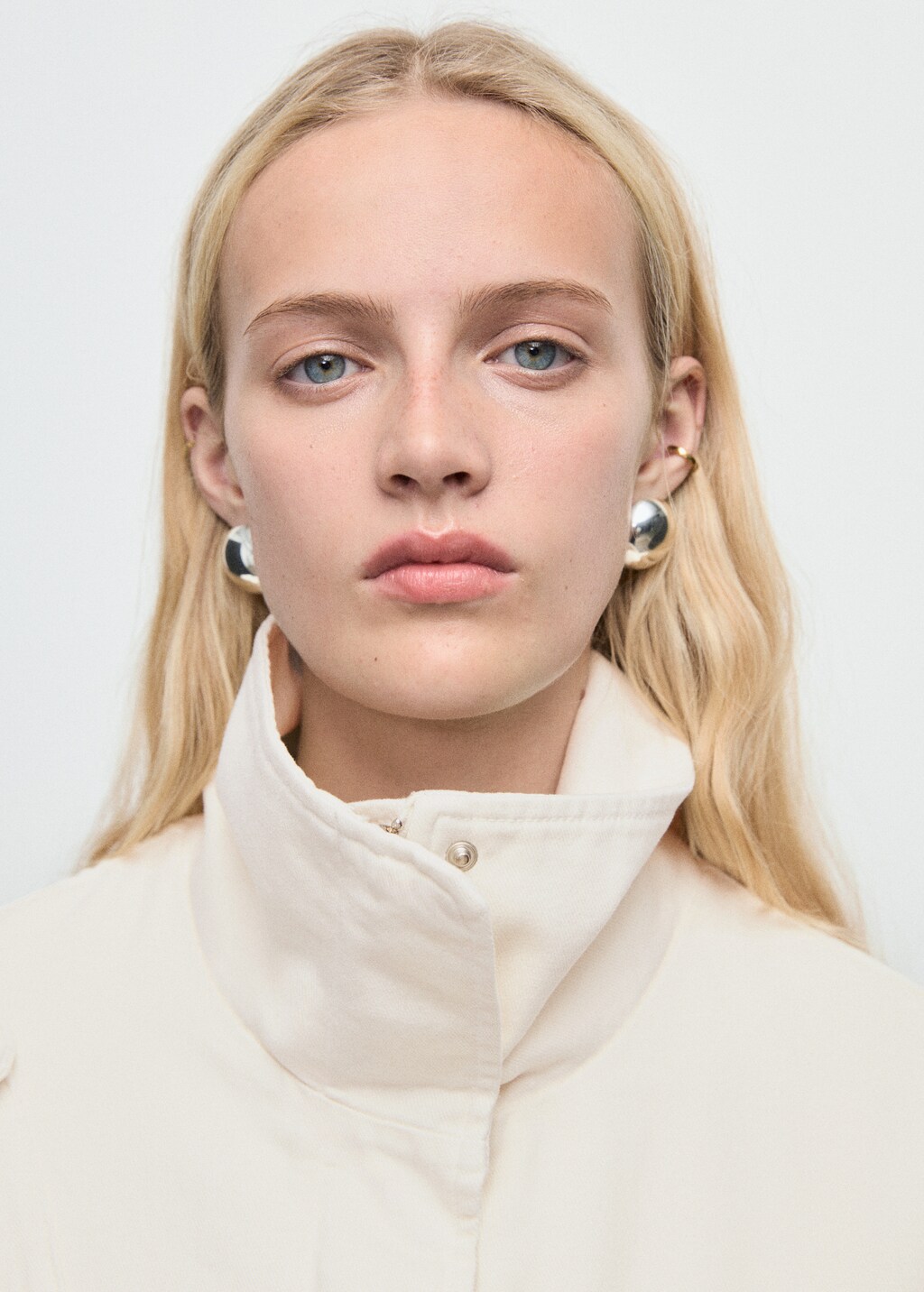 Oversized denim barn jacket with pockets - image 4