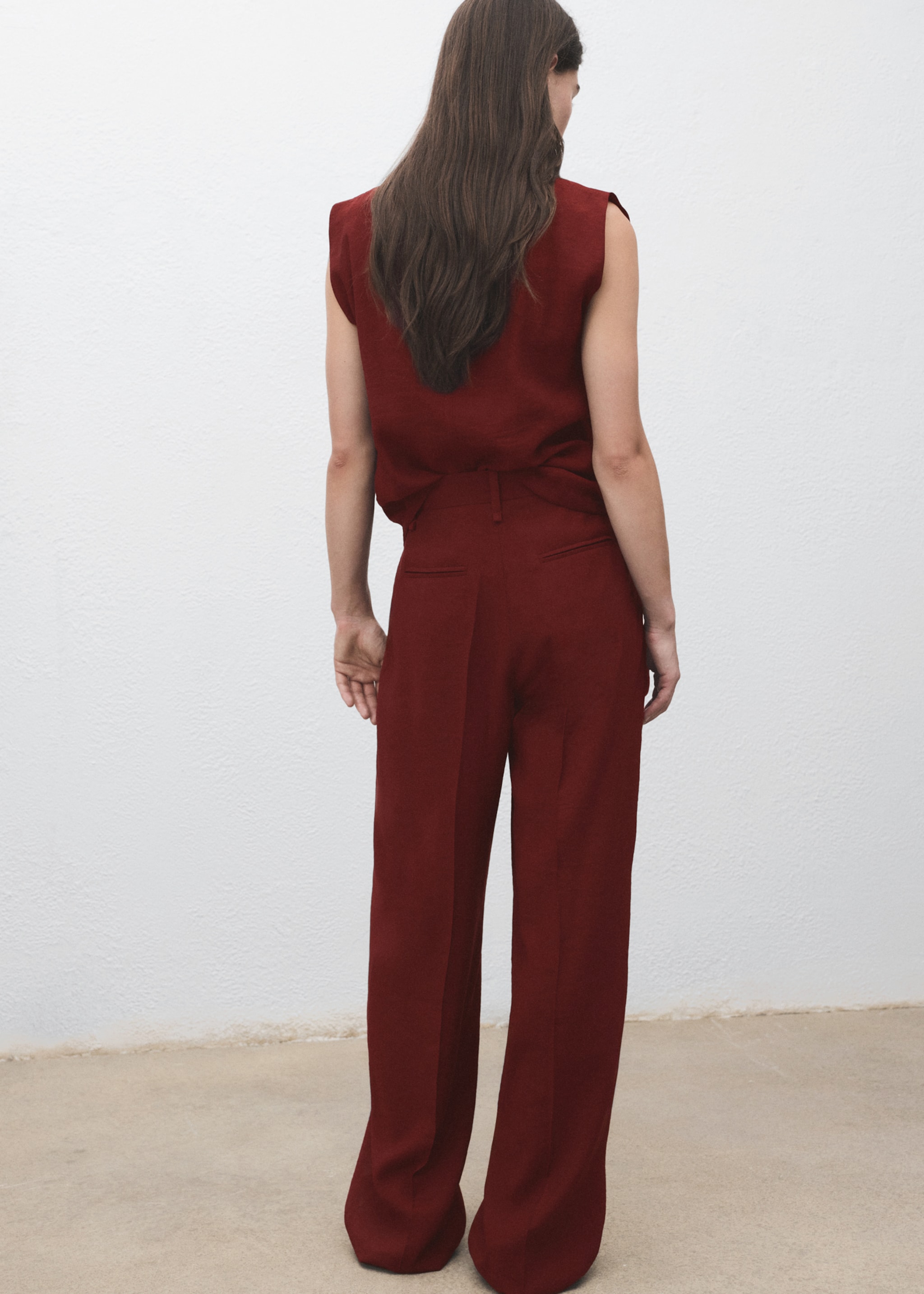 Straight-fit pleated trousers - Reverse of the article