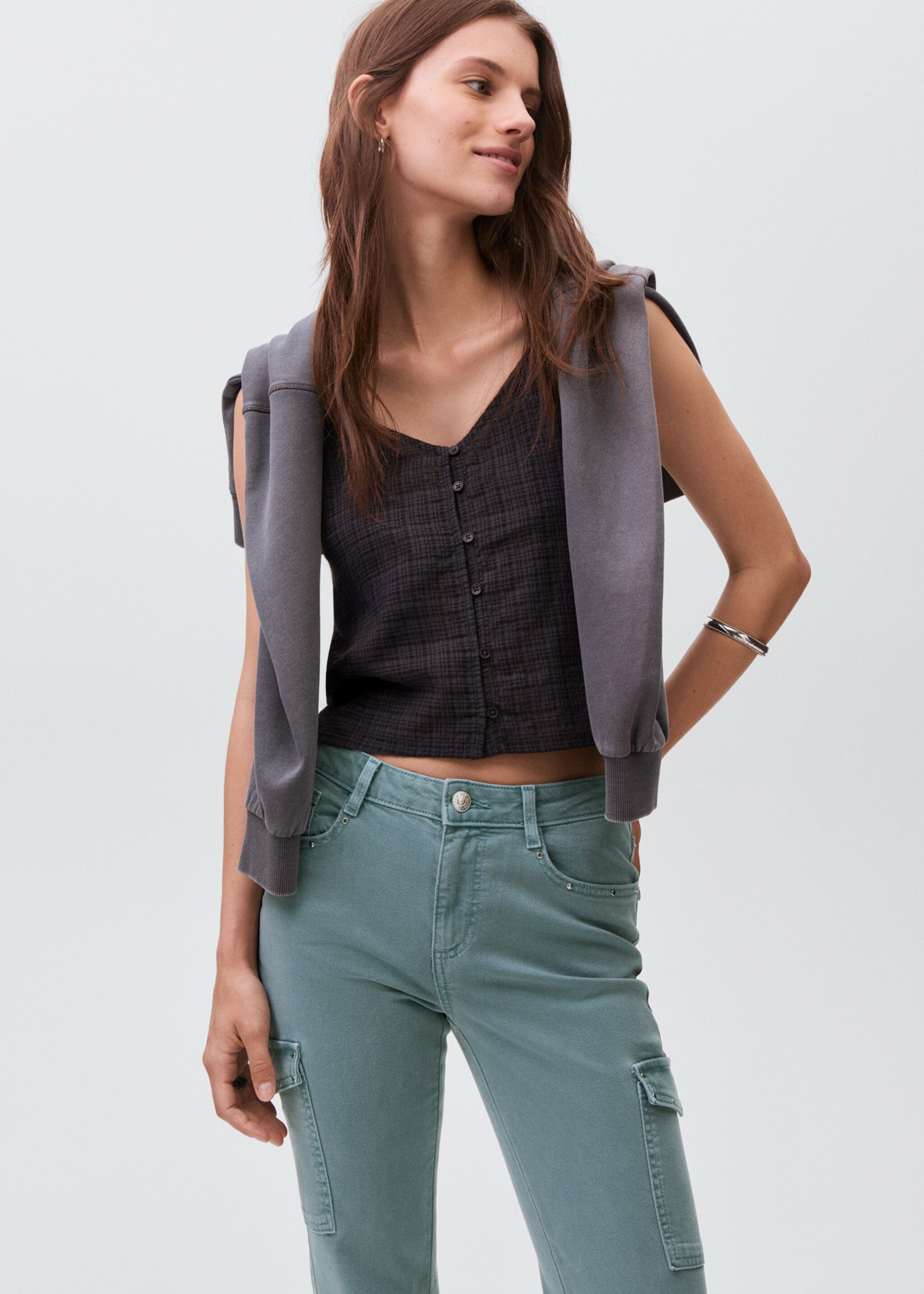Flared cargo jeans - Details of the article 6