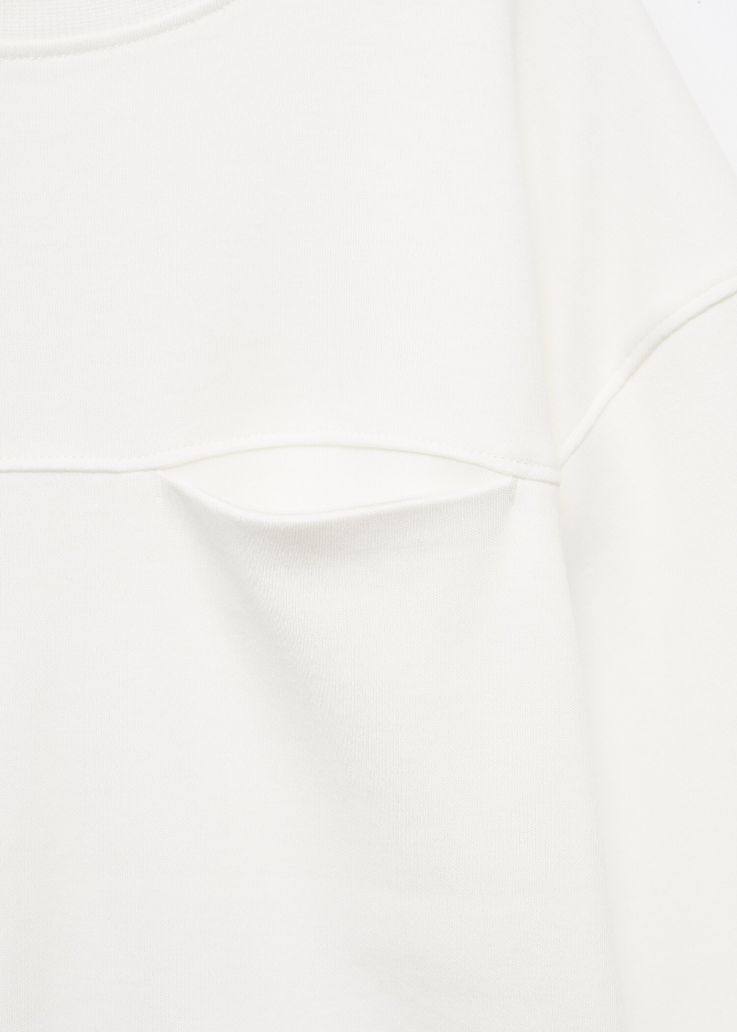 T-shirt with pocket seam - Details of the article 8
