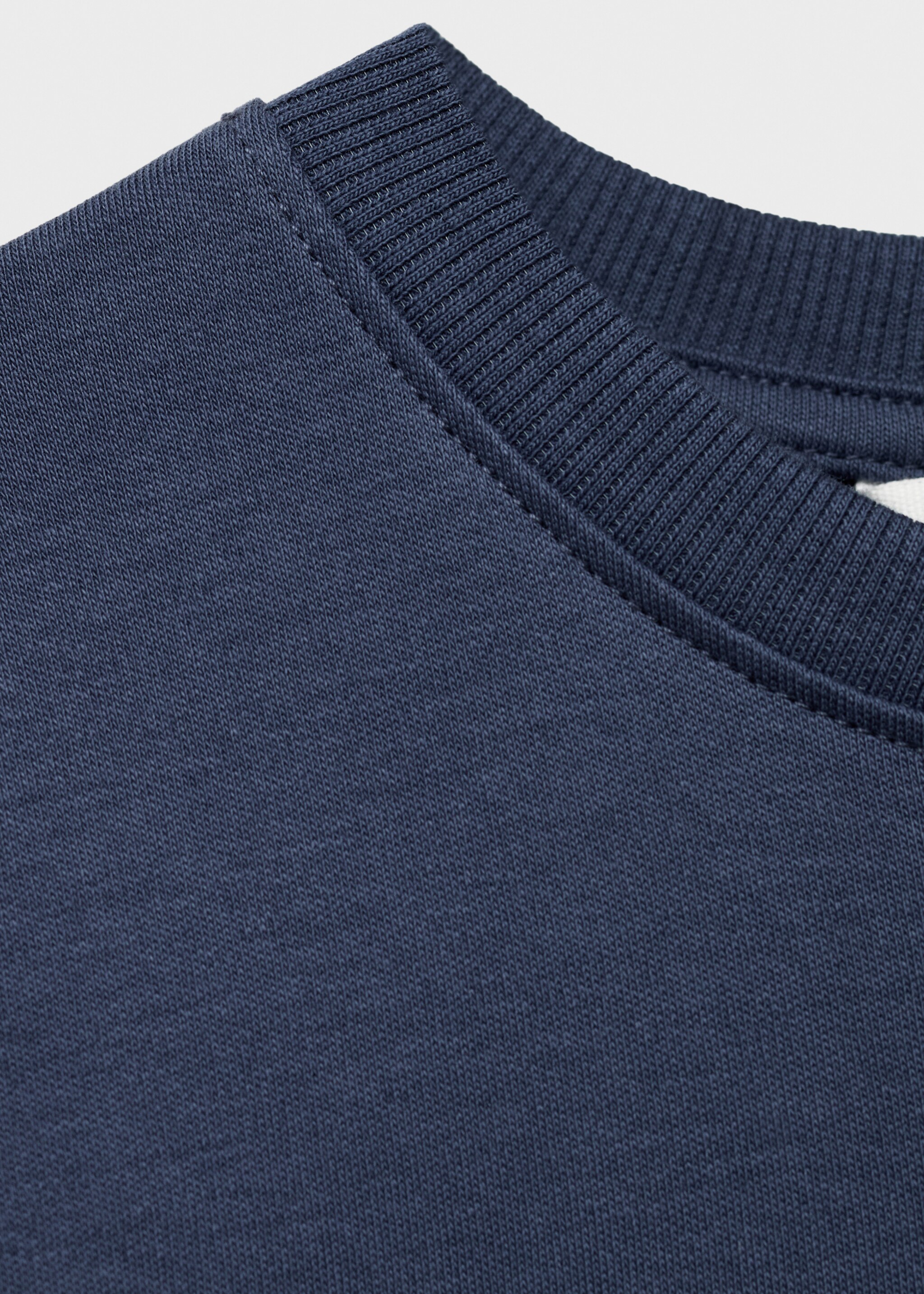 T-shirt with pocket seam - Details of the article 0, Night Blue. Ref: 17054418-00.