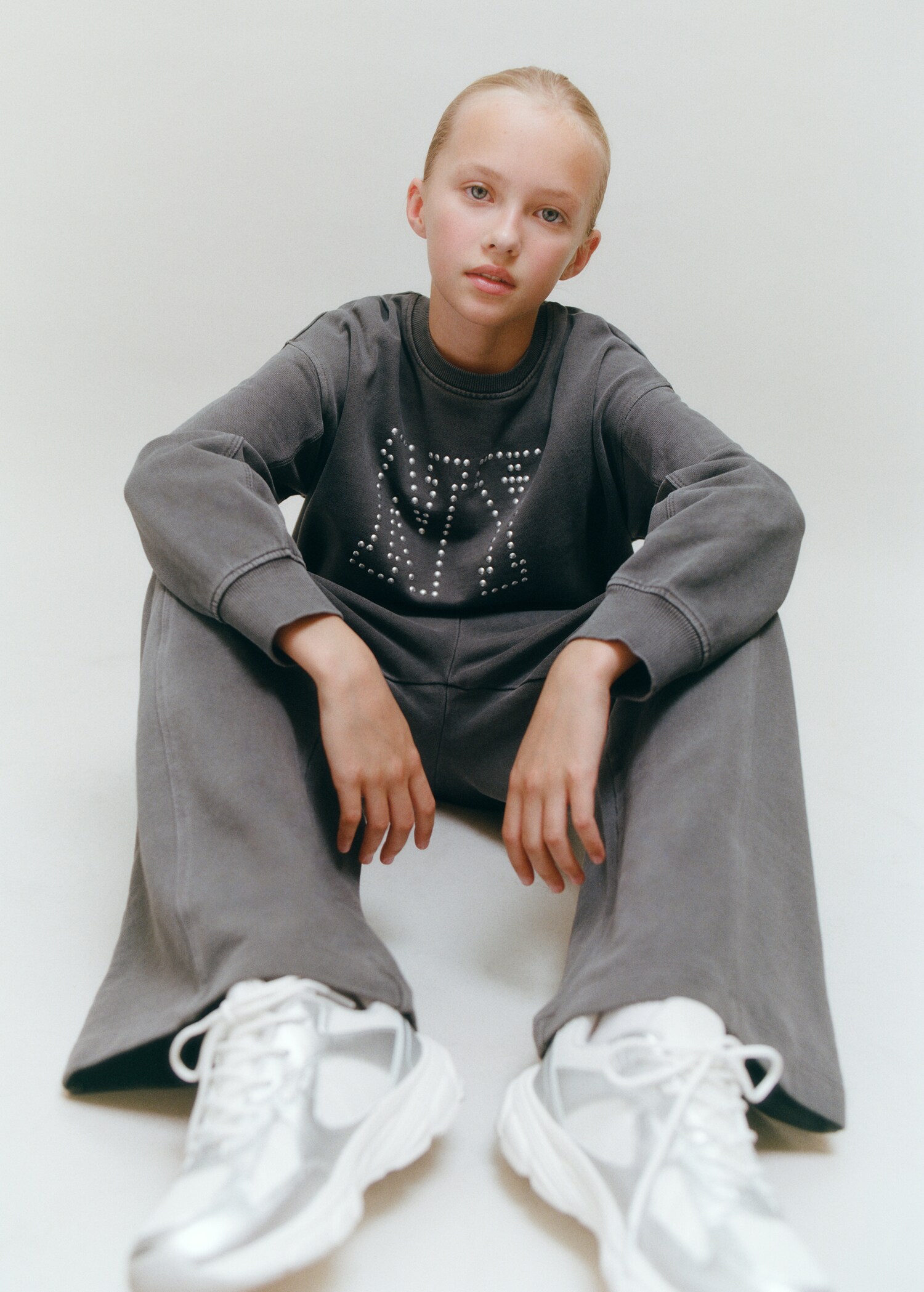 Studded sweatshirt - Details of the article 7