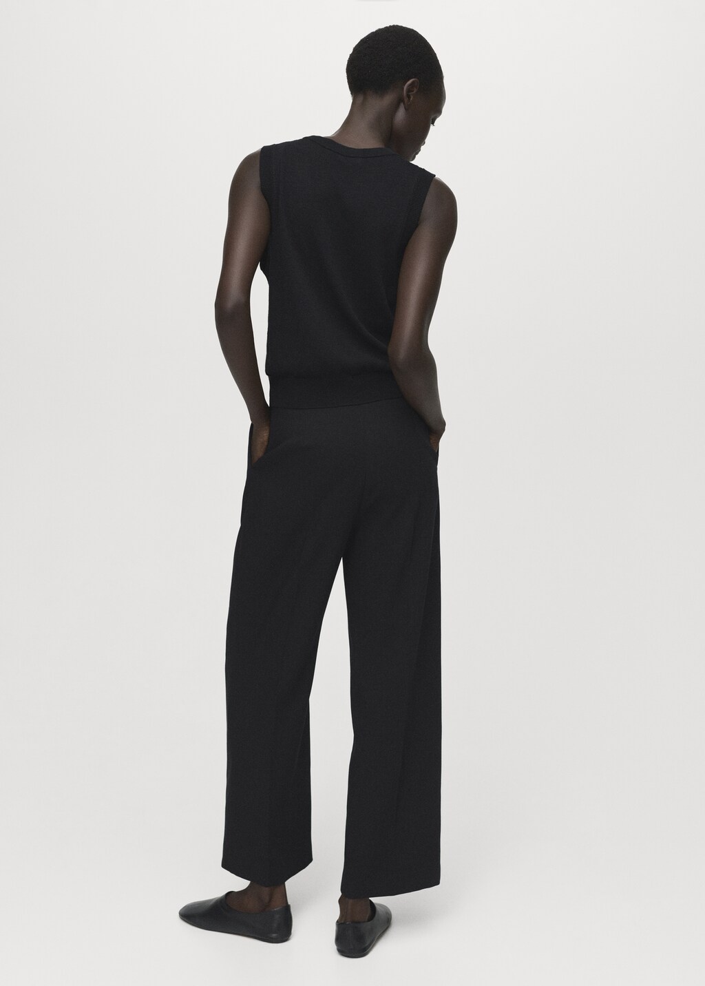 Straight-fit pleated pants - image 3