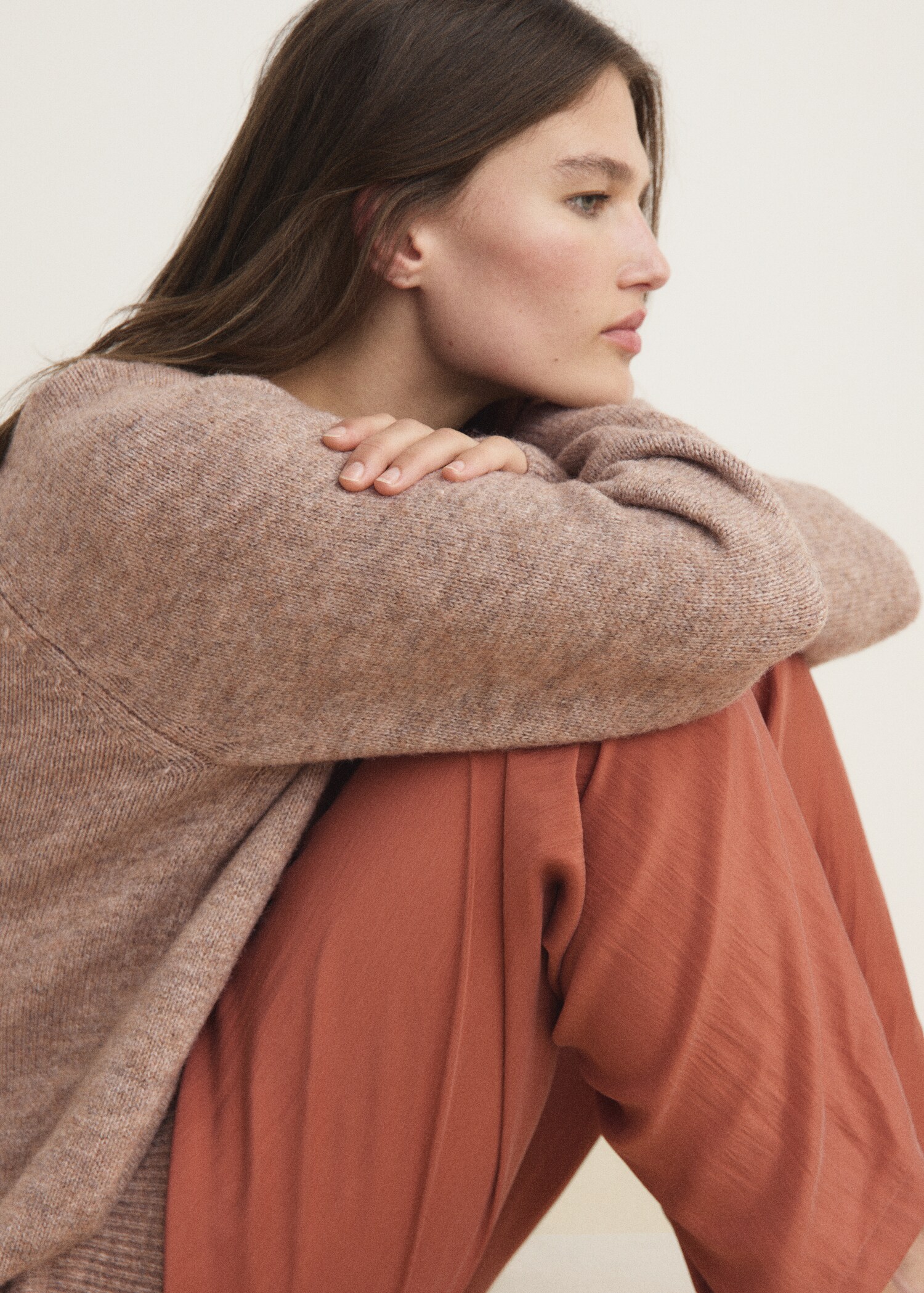 Round-neck knitted sweater - Details of the article 2
