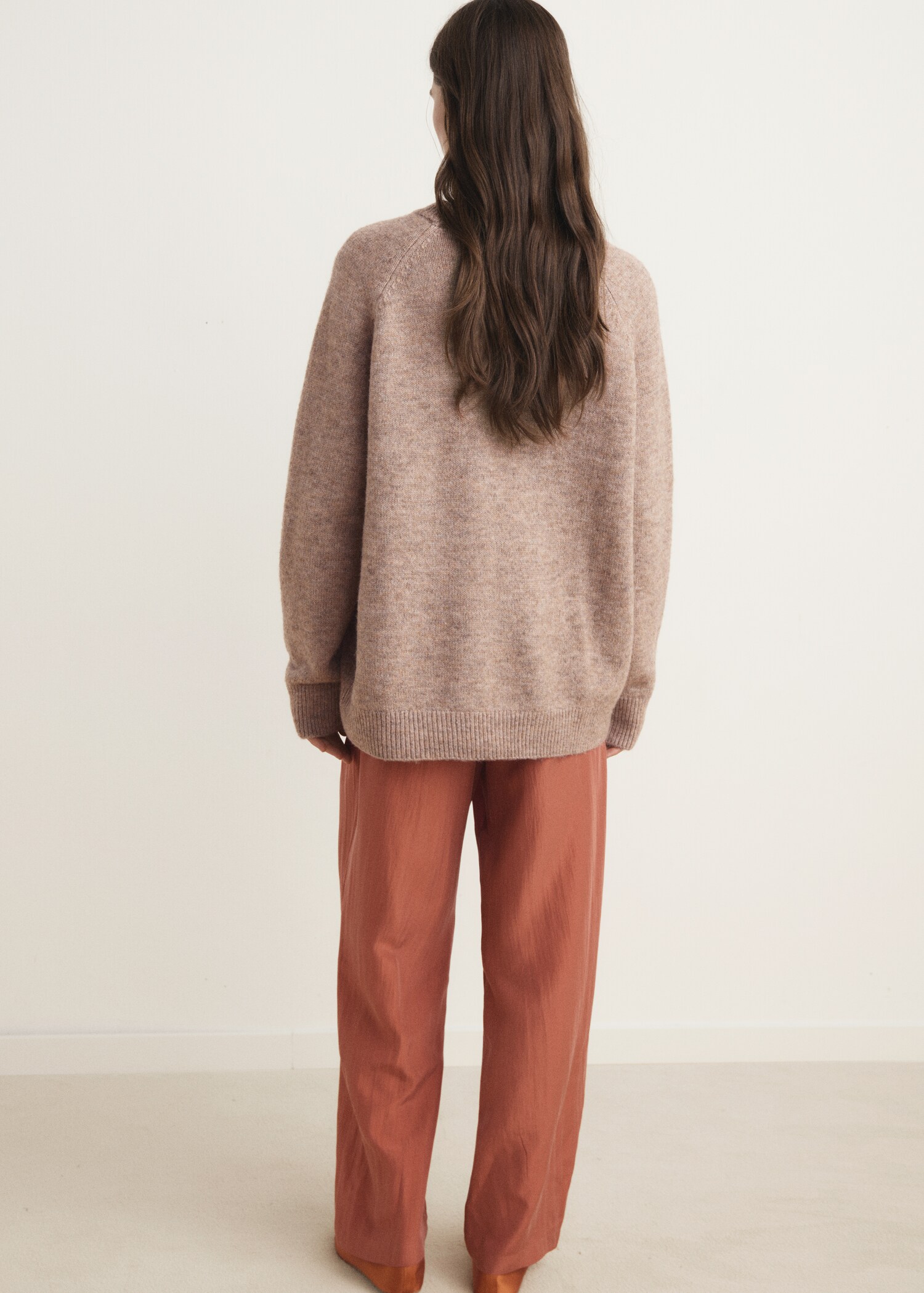 Round-neck knitted sweater - Reverse of the article