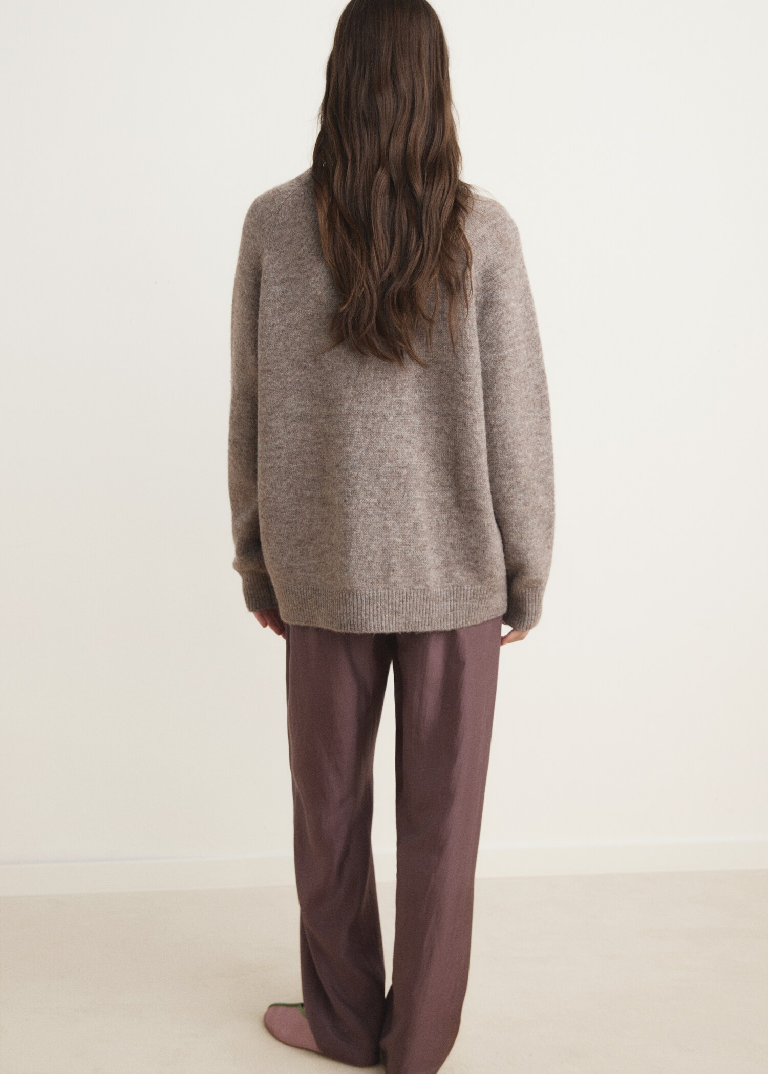 Round-neck knitted sweater - Reverse of the article