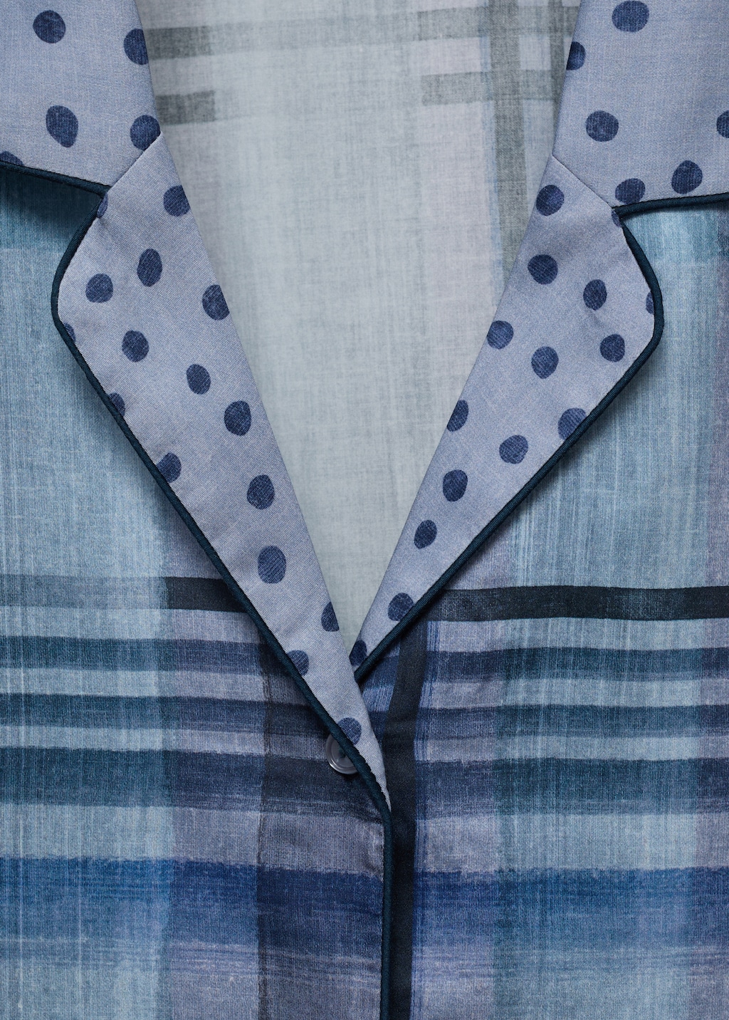 Printed pajama shirt with piping