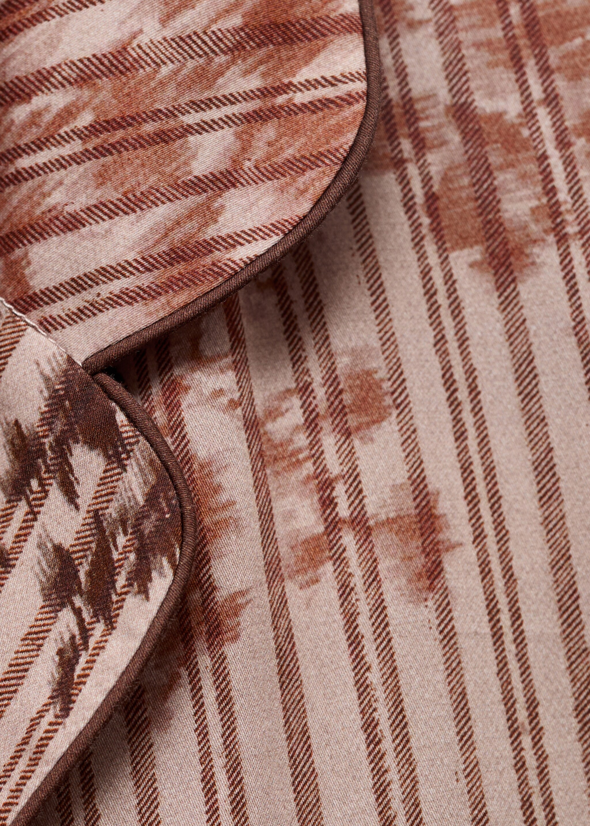 Pyjama shirt with blurred print - Details of the article 8, Brown. Ref: 17054438-00.