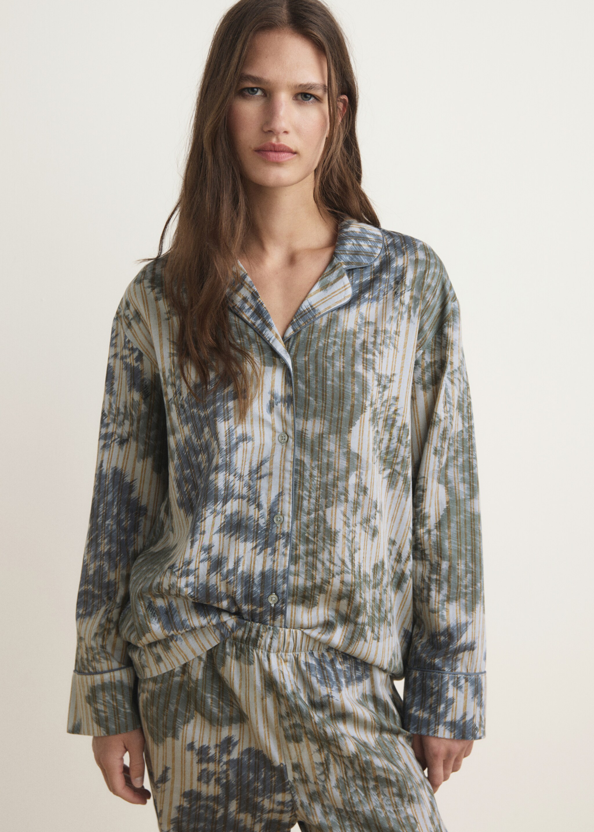 Pyjama shirt with blurred print - Medium plane, Green. Ref: 17054438-00.