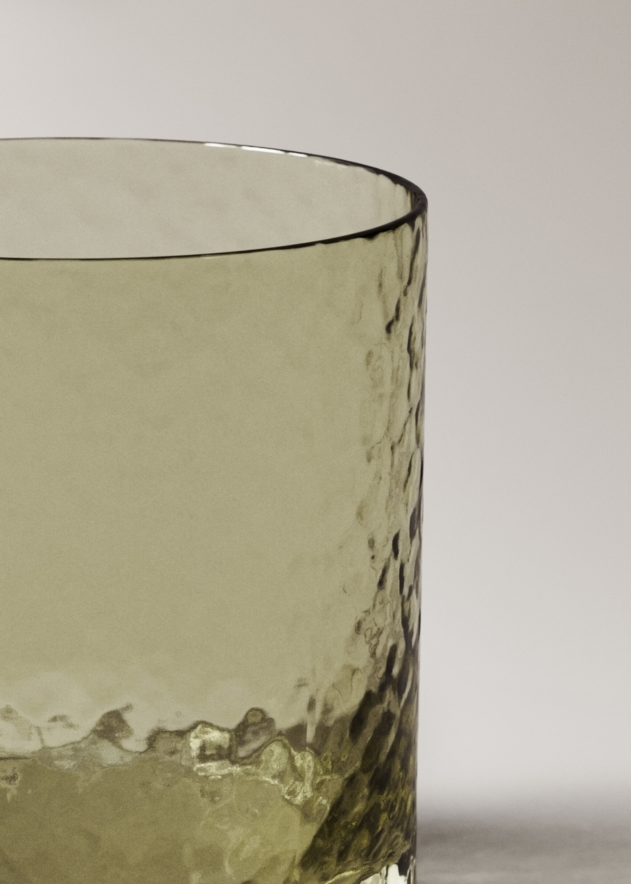 Gehamerd glas - Detail van het artikel 2, Groen. Ref: 17054440-00.