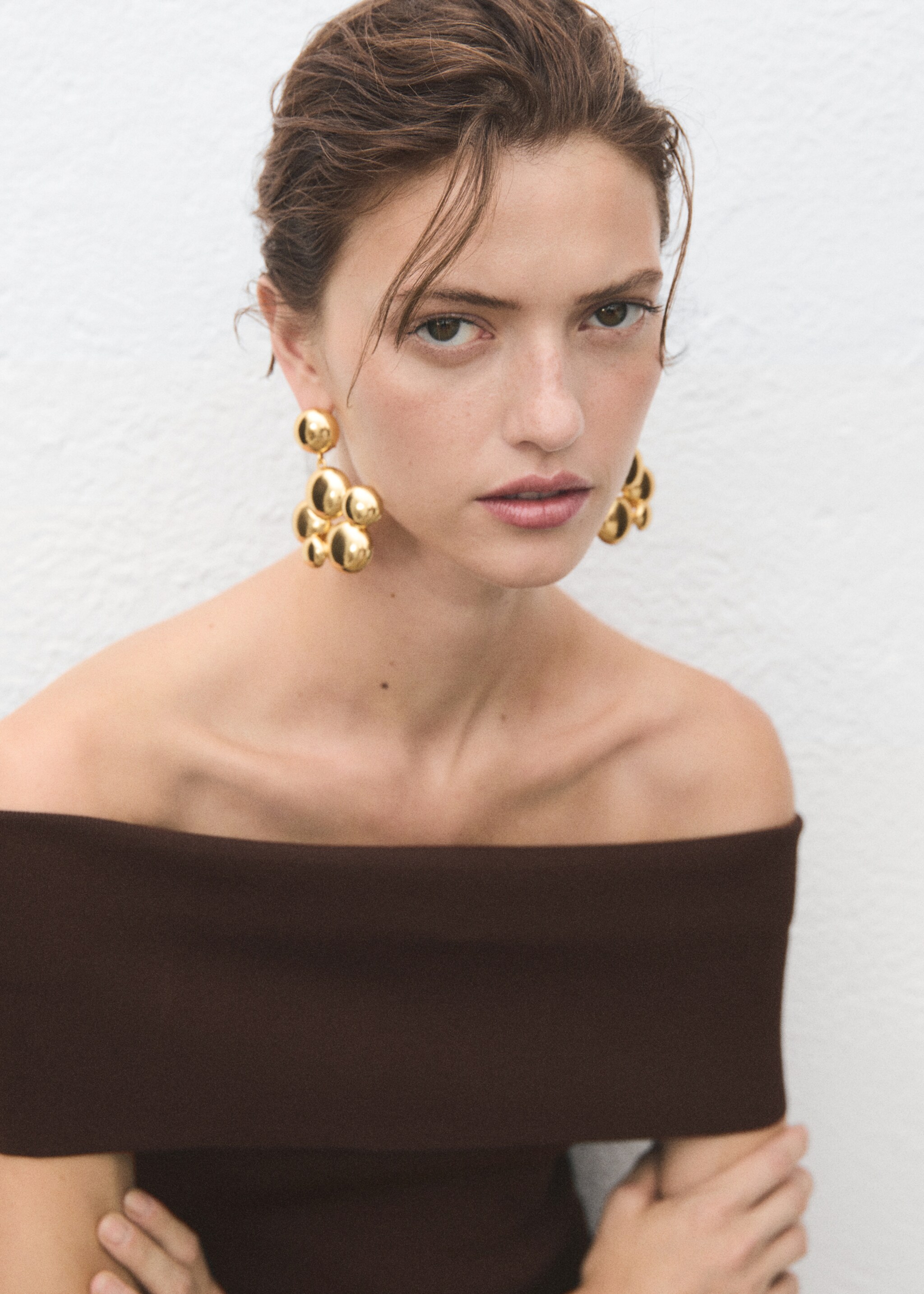 Strapless knitted top - Details of the article 1, Chocolate. Ref: 17054444-00.