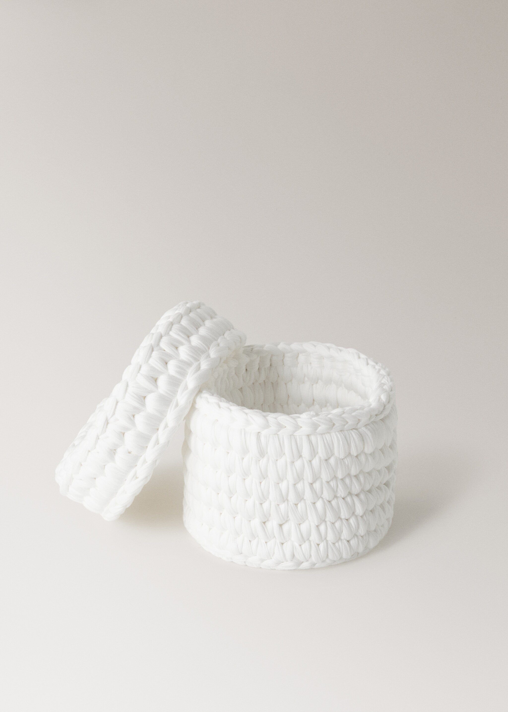 Petit panier rond avec couvercle - Détail de l'article 1, Blanc. Ref: 17054782-00.