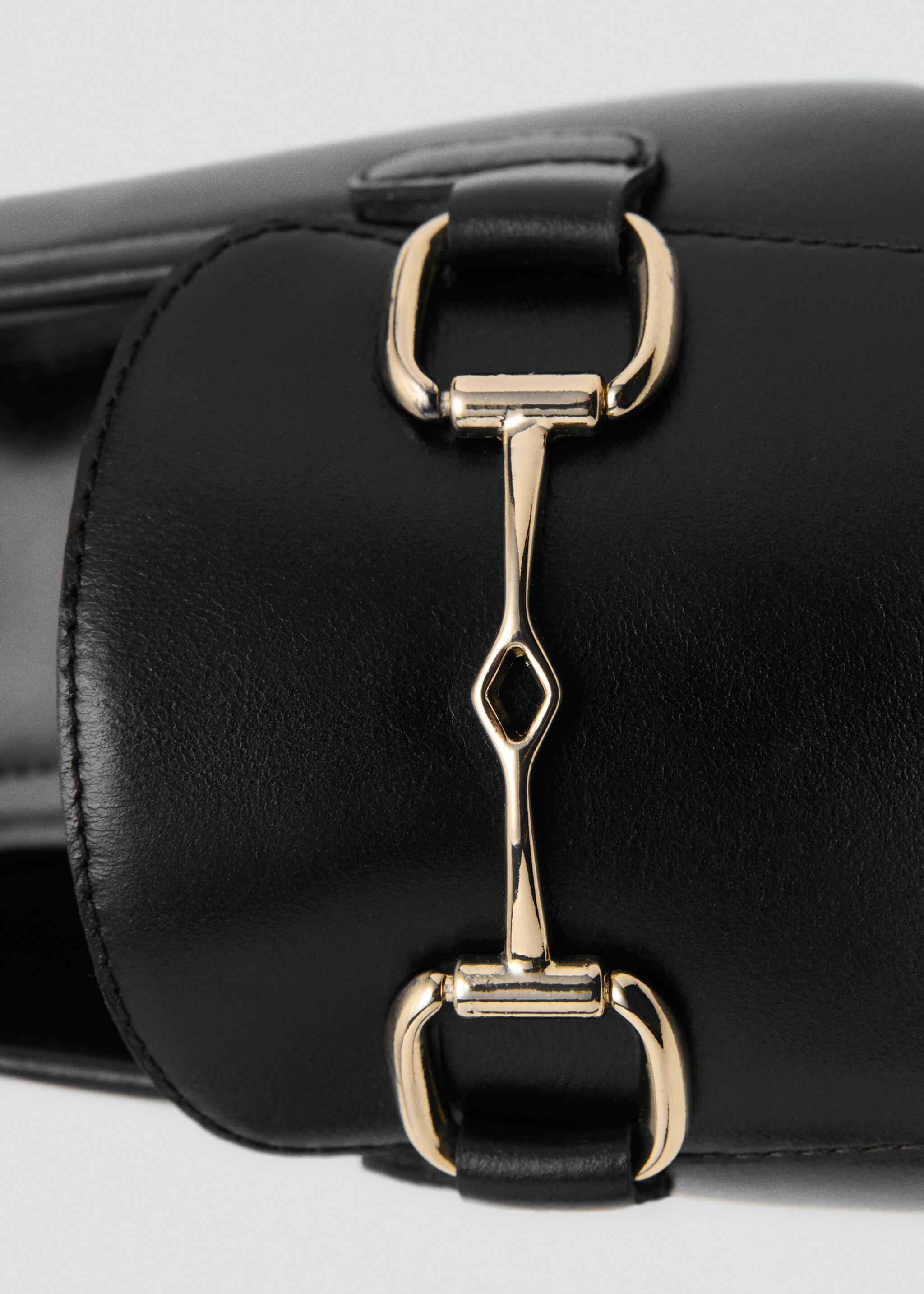 Buckle leather moccasins - Details of the article 2, Black. Ref: 17054783-00.