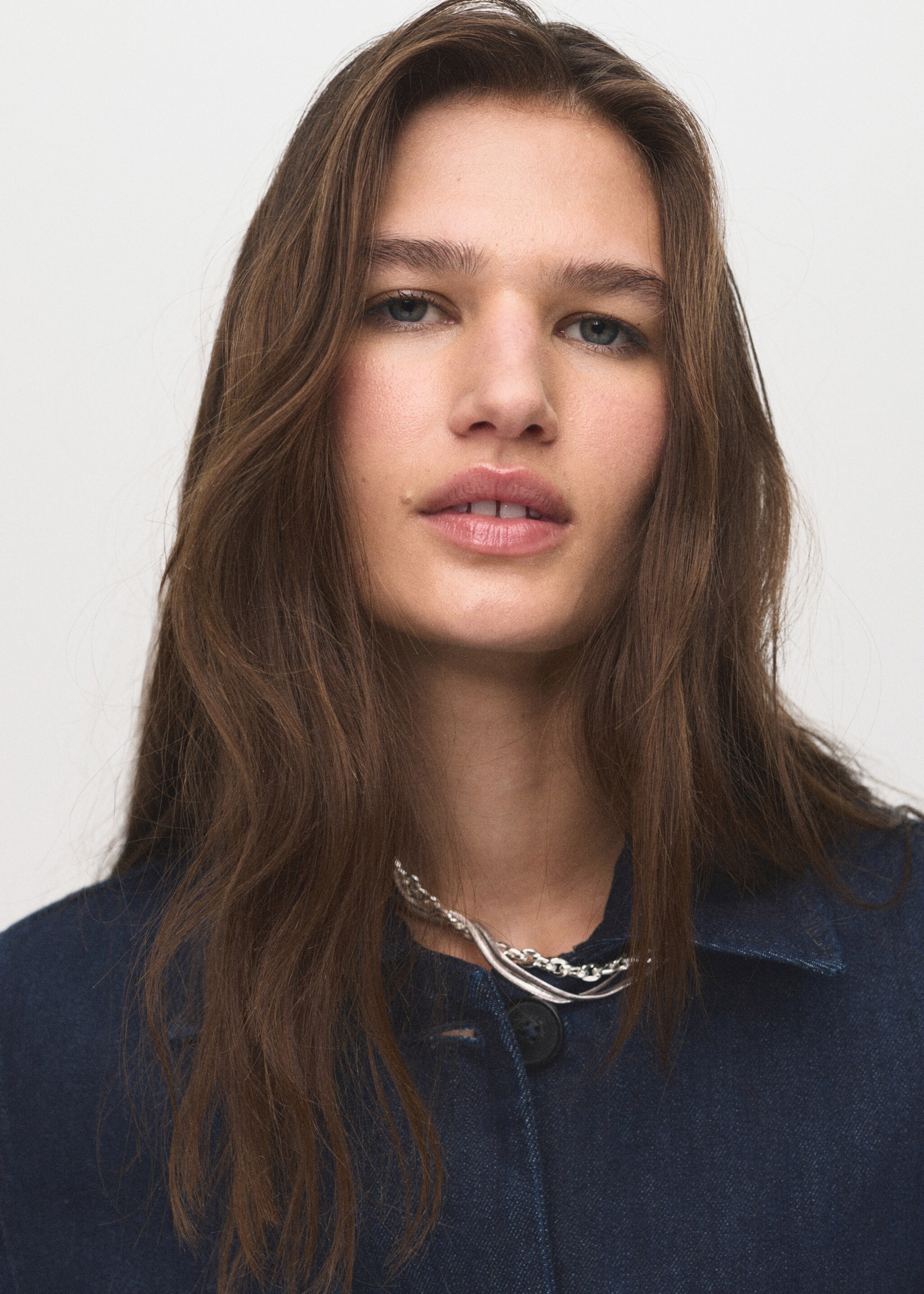 Denim jacket with pockets - Details of the article 1, Open Blue. Ref: 17054785-00.