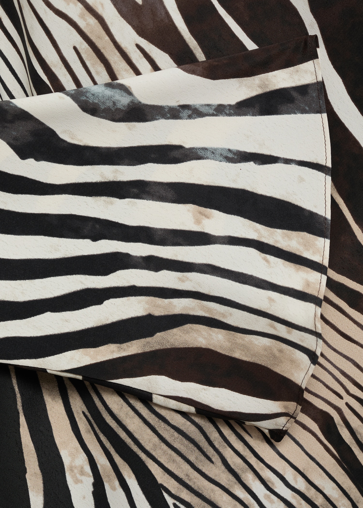 Zebra dress with flared sleeves - Деталь изделия 0
