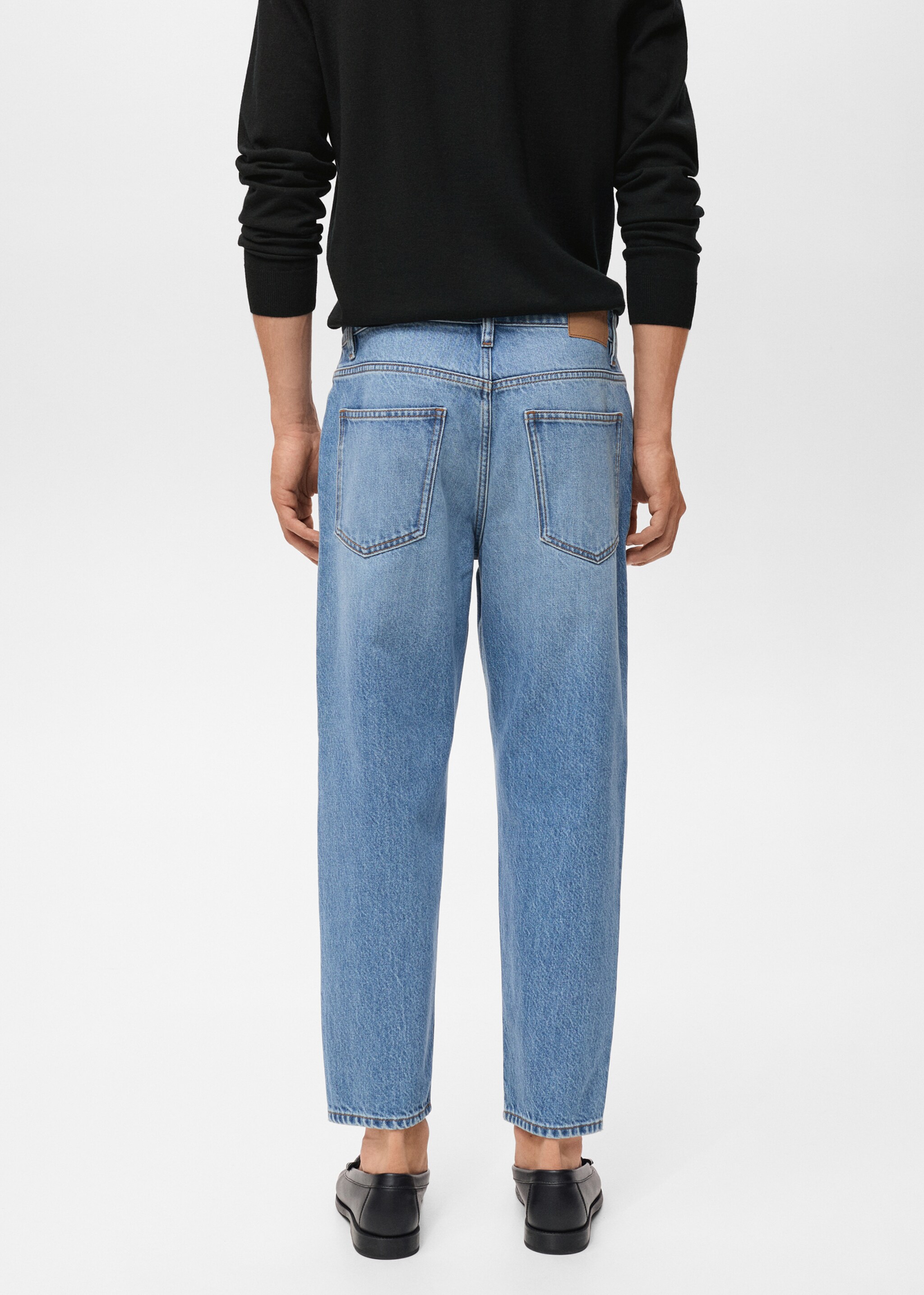 Cropped carrot-fit jeans - Reverse of the article