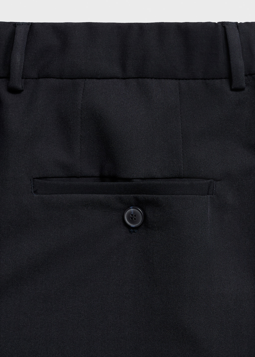 Fluid straight-leg pants with pleats