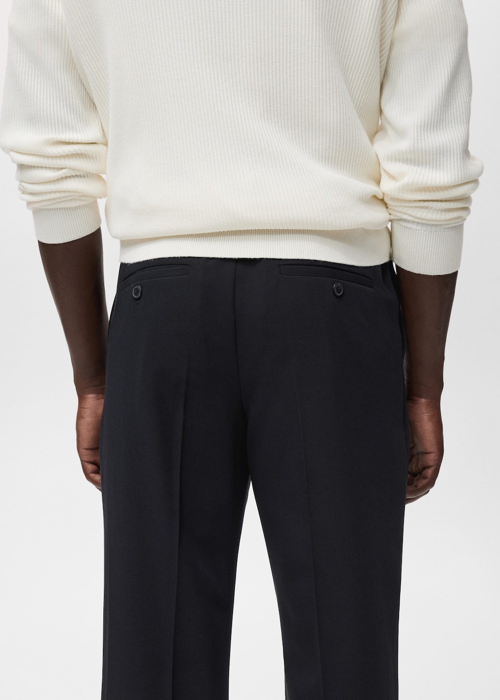 Fluid straight-leg pants with pleats