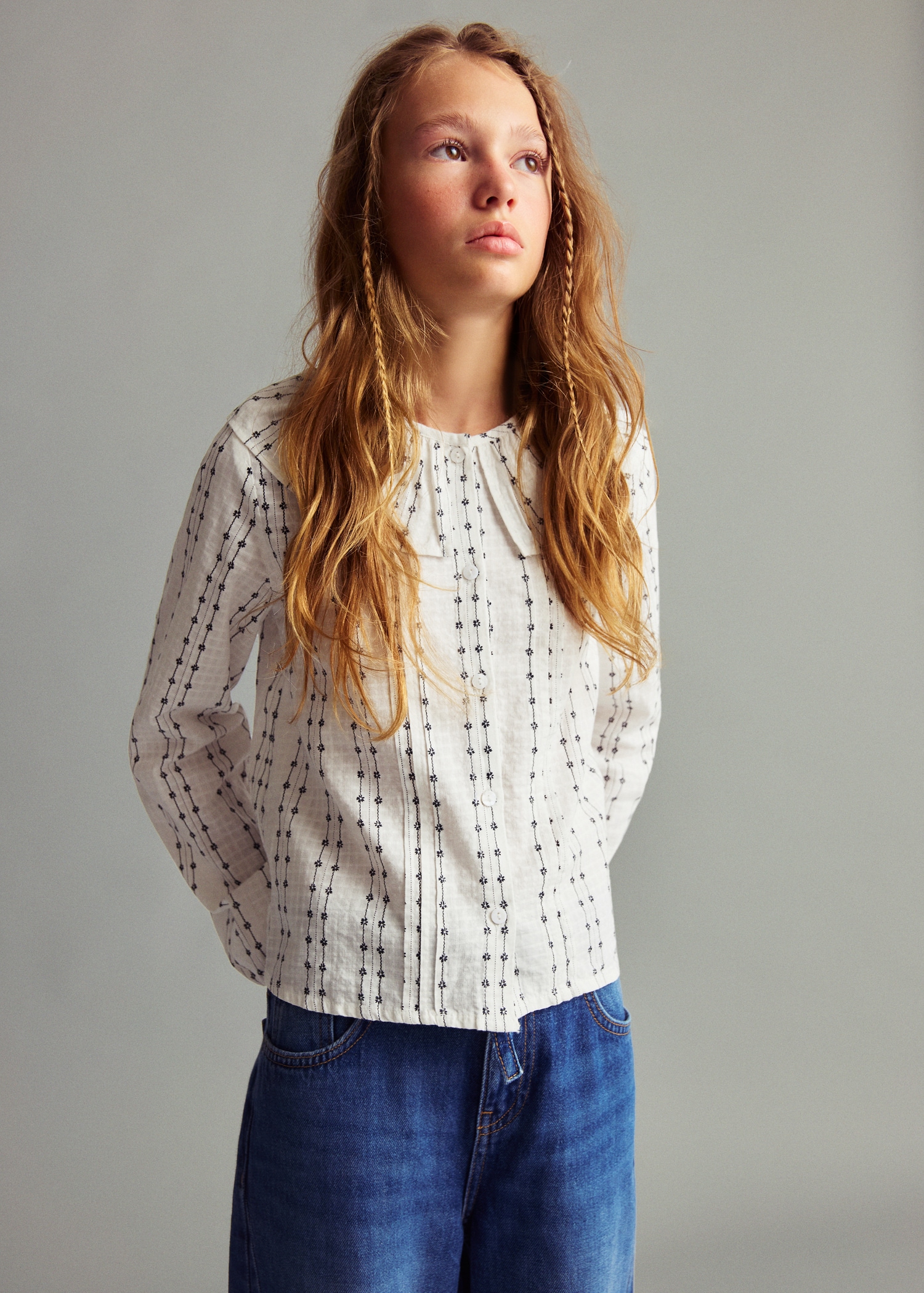 Babydoll collar blouse - Medium plane