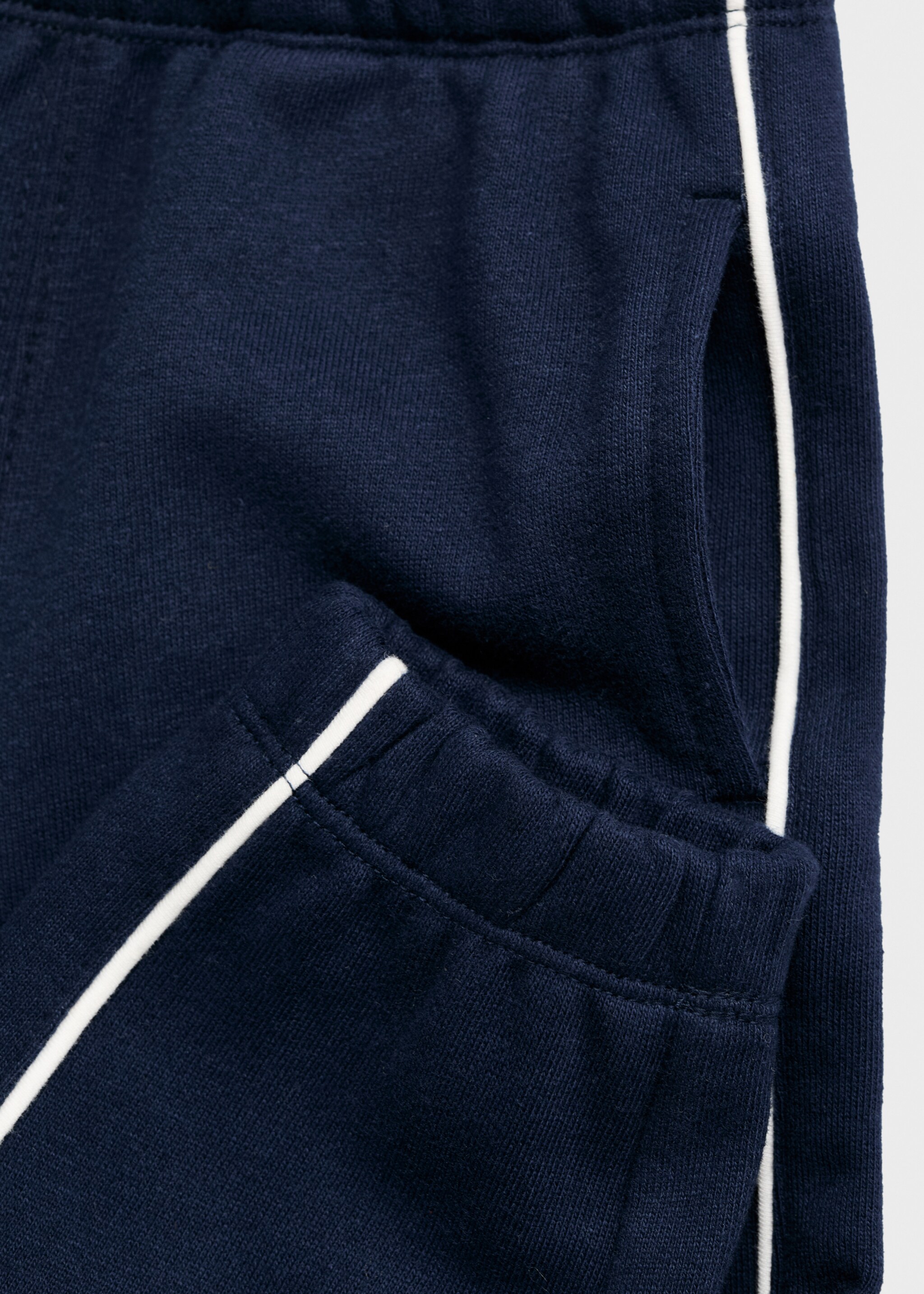 Joggers with side stripe - Details of the article 0, Navy. Ref: 17055154-00.