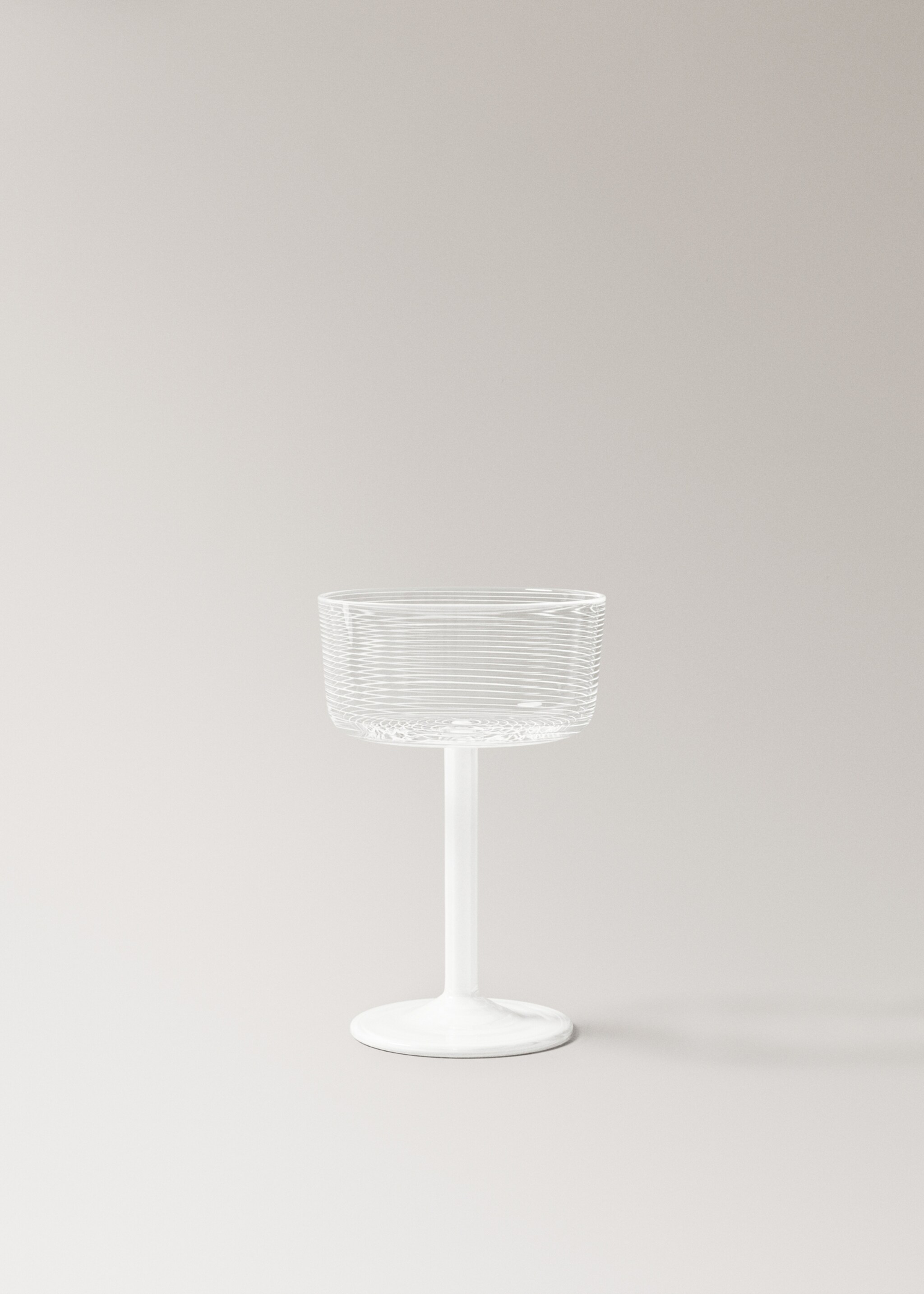 Lines borosilicate goblet - Article without model, White. Ref: 17055164-00.