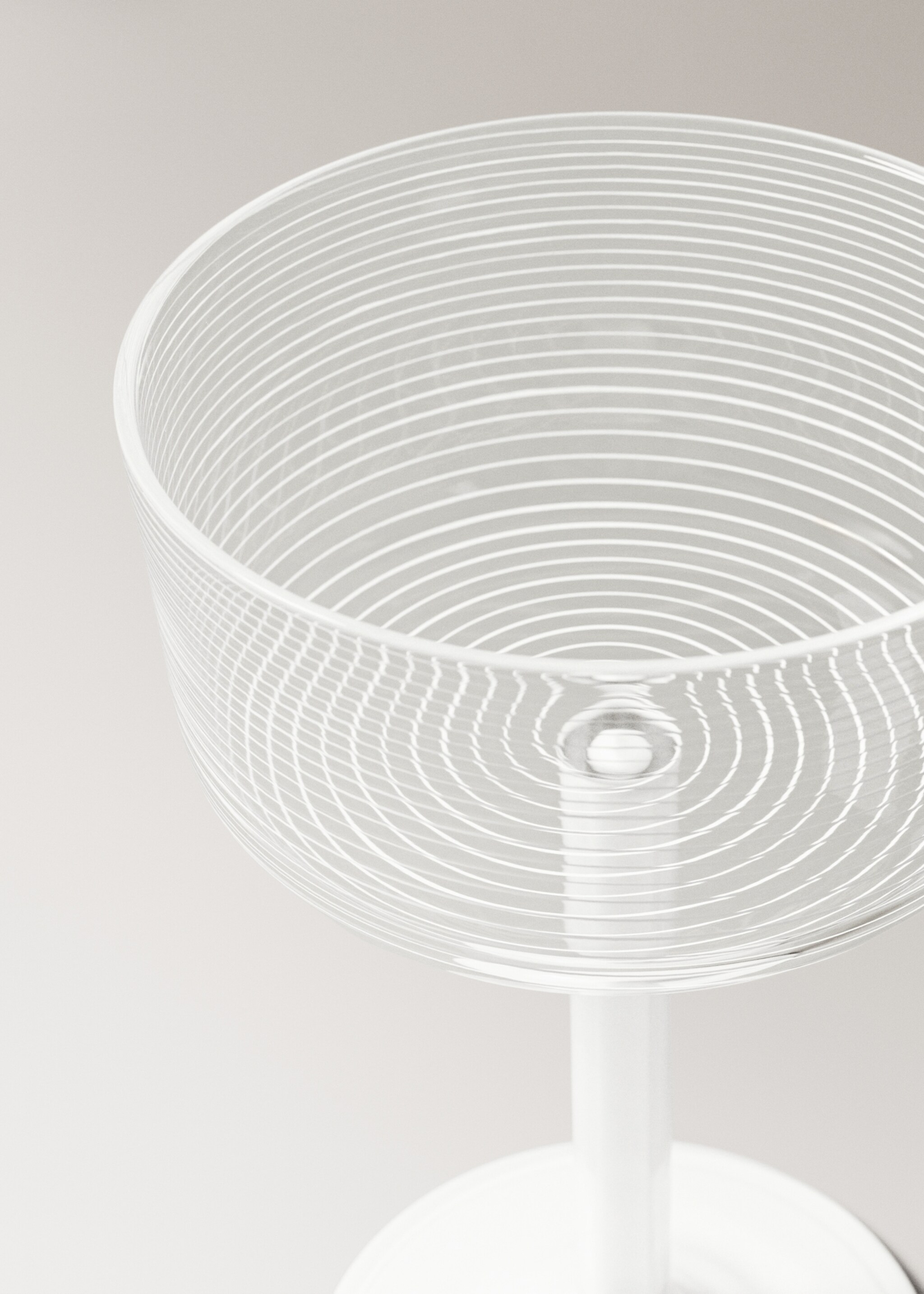 Lines borosilicate goblet - Details of the article 1, White. Ref: 17055164-00.