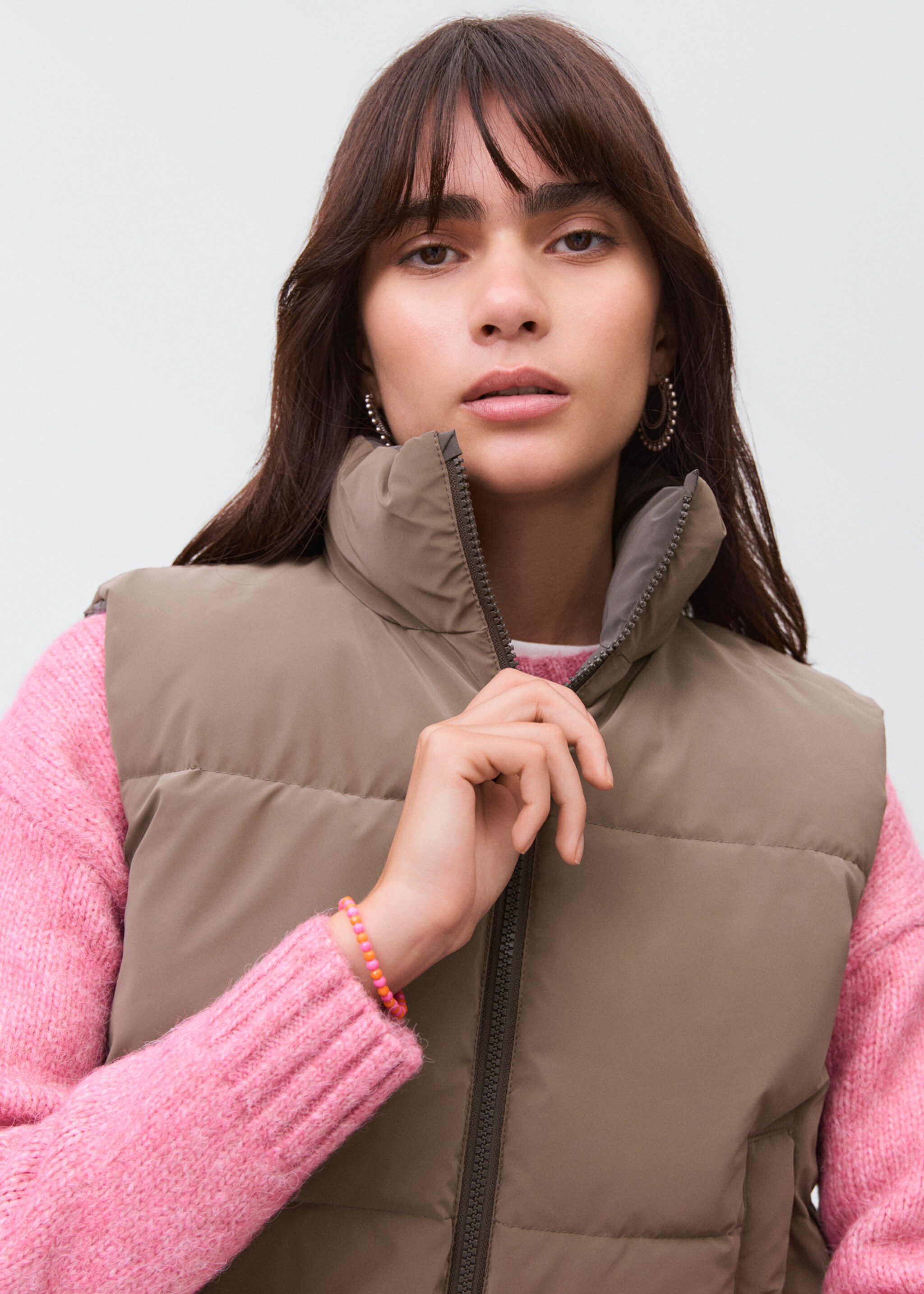 Cropped quilted gilet - Details of the article 1, Brown. Ref: 17055783-00.