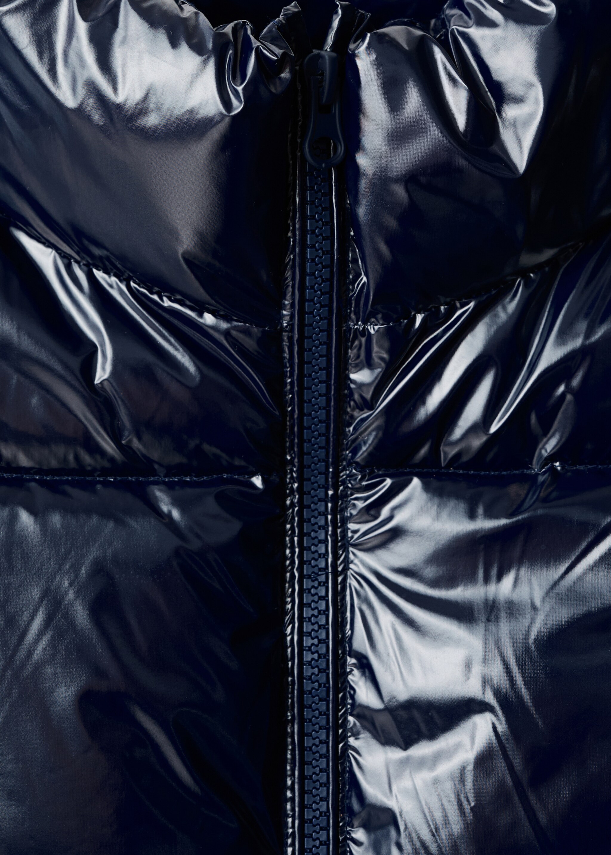 Shiny quilted gilet - Details of the article 8, Navy. Ref: 17055784-00.