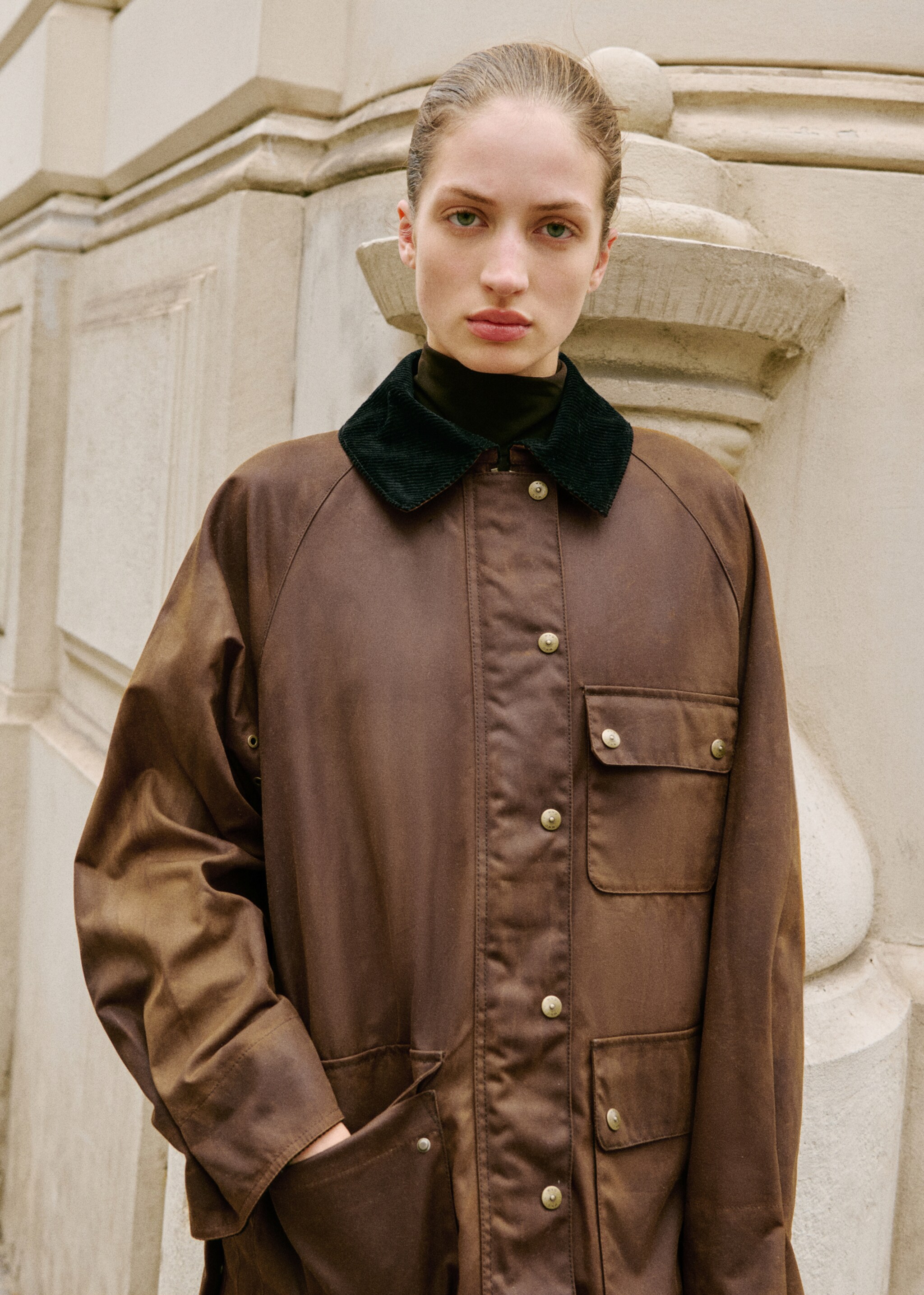 Waxed-effect parka with corduroy collar - Details of the article 1, Tobacco Brown. Ref: 17055790-00.
