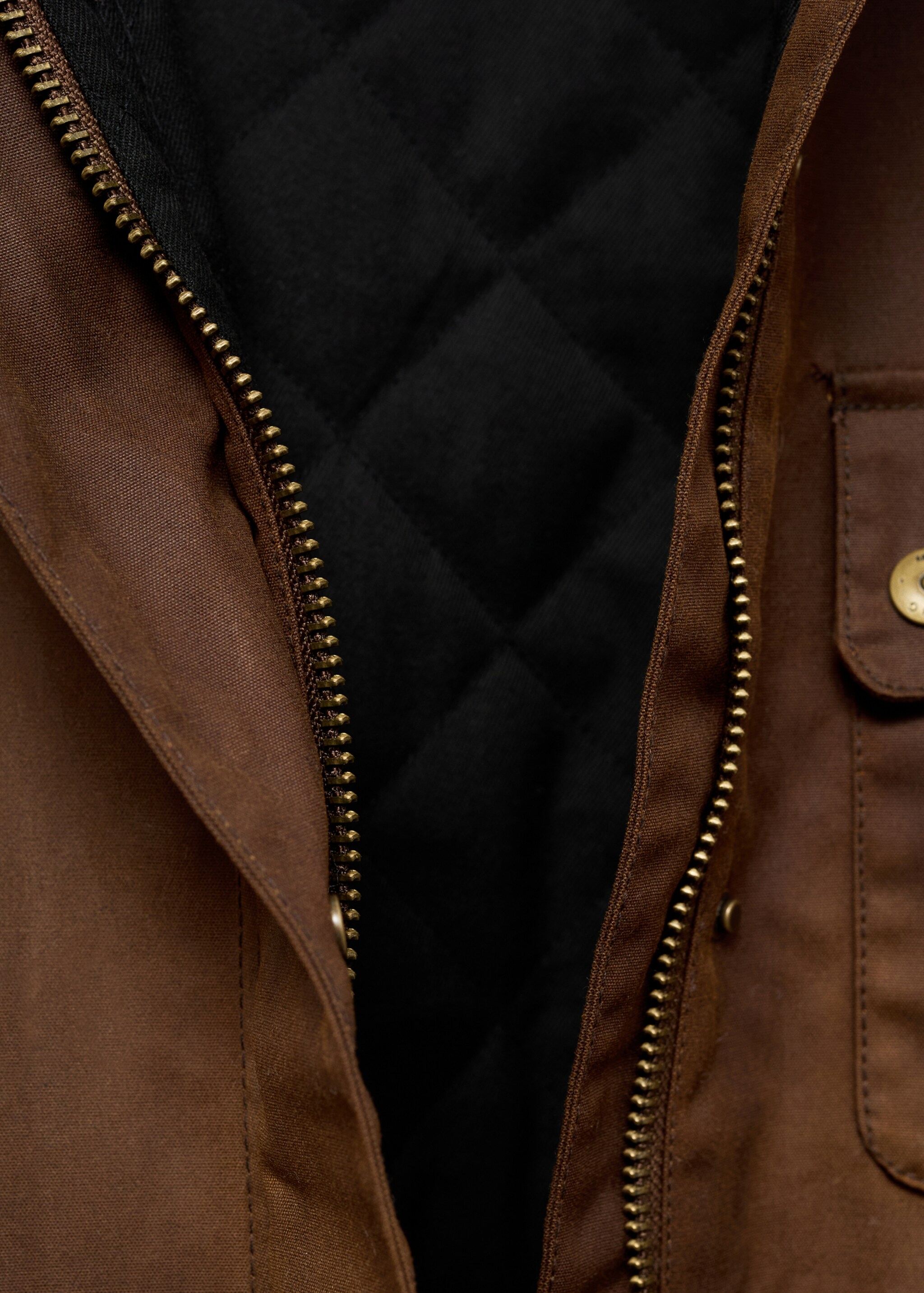 Waxed-effect parka with corduroy collar - Details of the article 8, Tobacco Brown. Ref: 17055790-00.