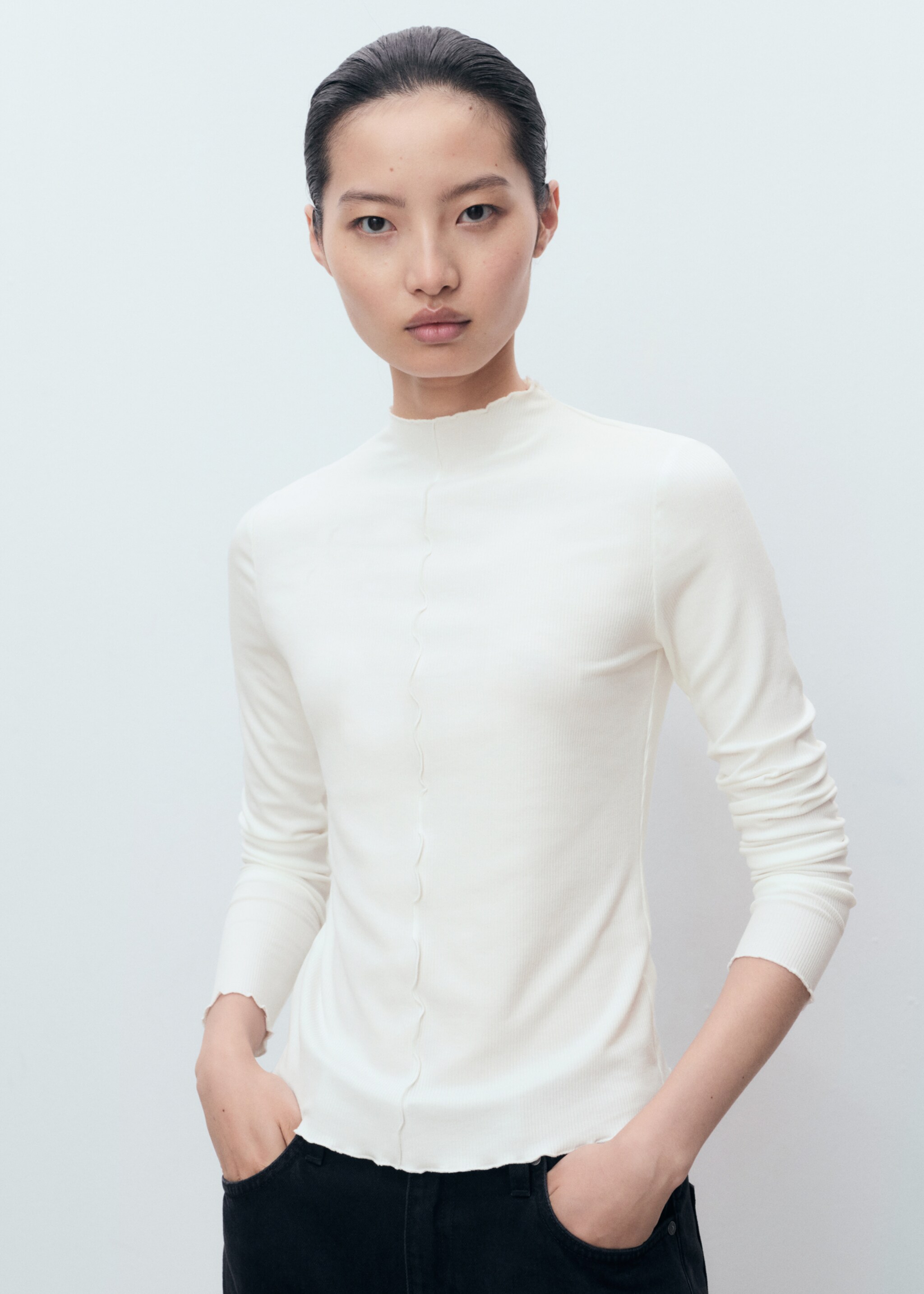 Ribbed T-shirt with scalloped finishes - Medium plane, White. Ref: 17055798-00.