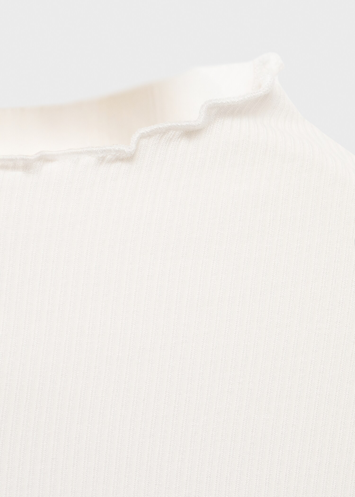 Ribbed T-shirt with scalloped finishes - Details of the article 8