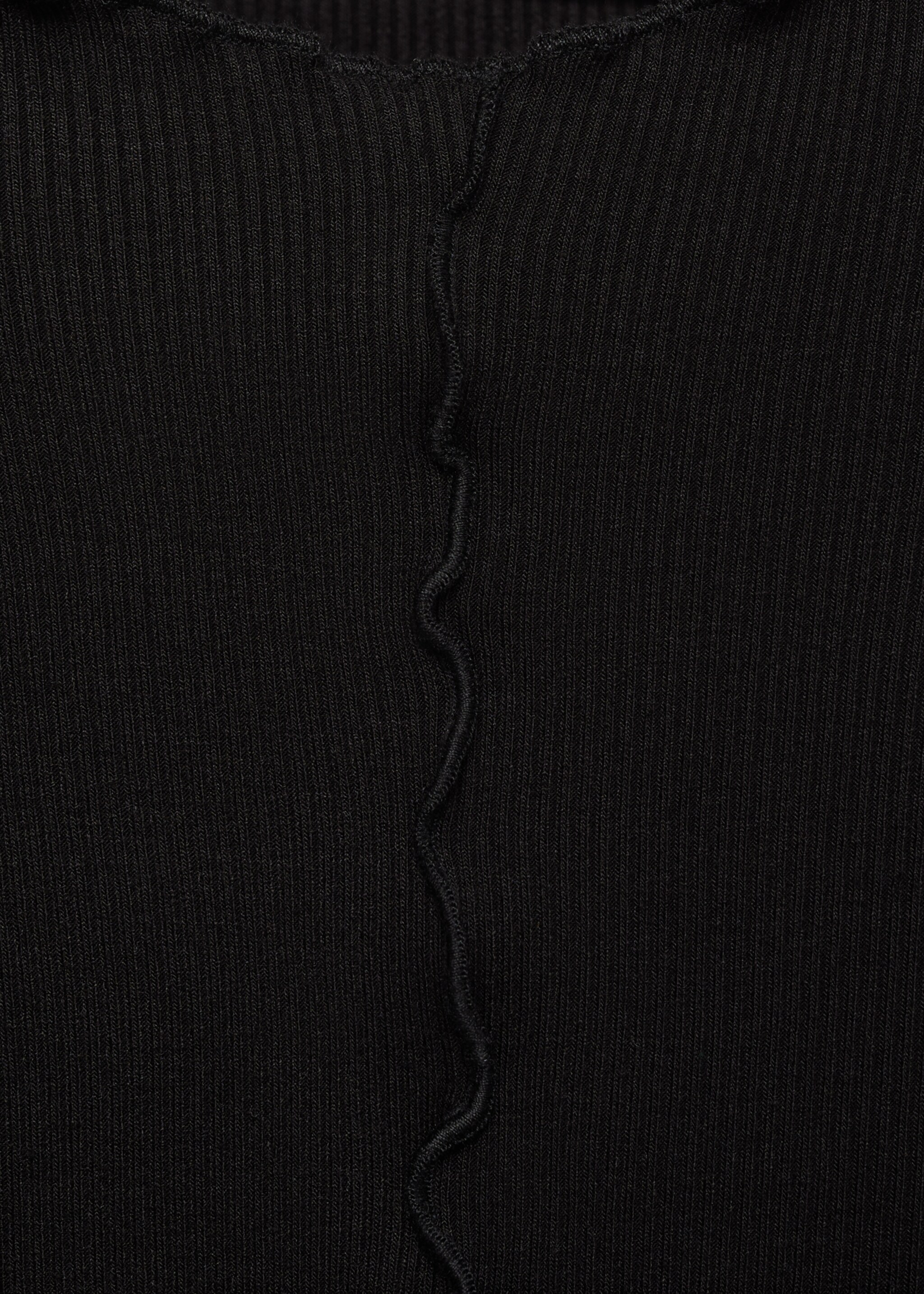 Ribbed T-shirt with scalloped finishes - Details of the article 8, Black. Ref: 17055798-00.