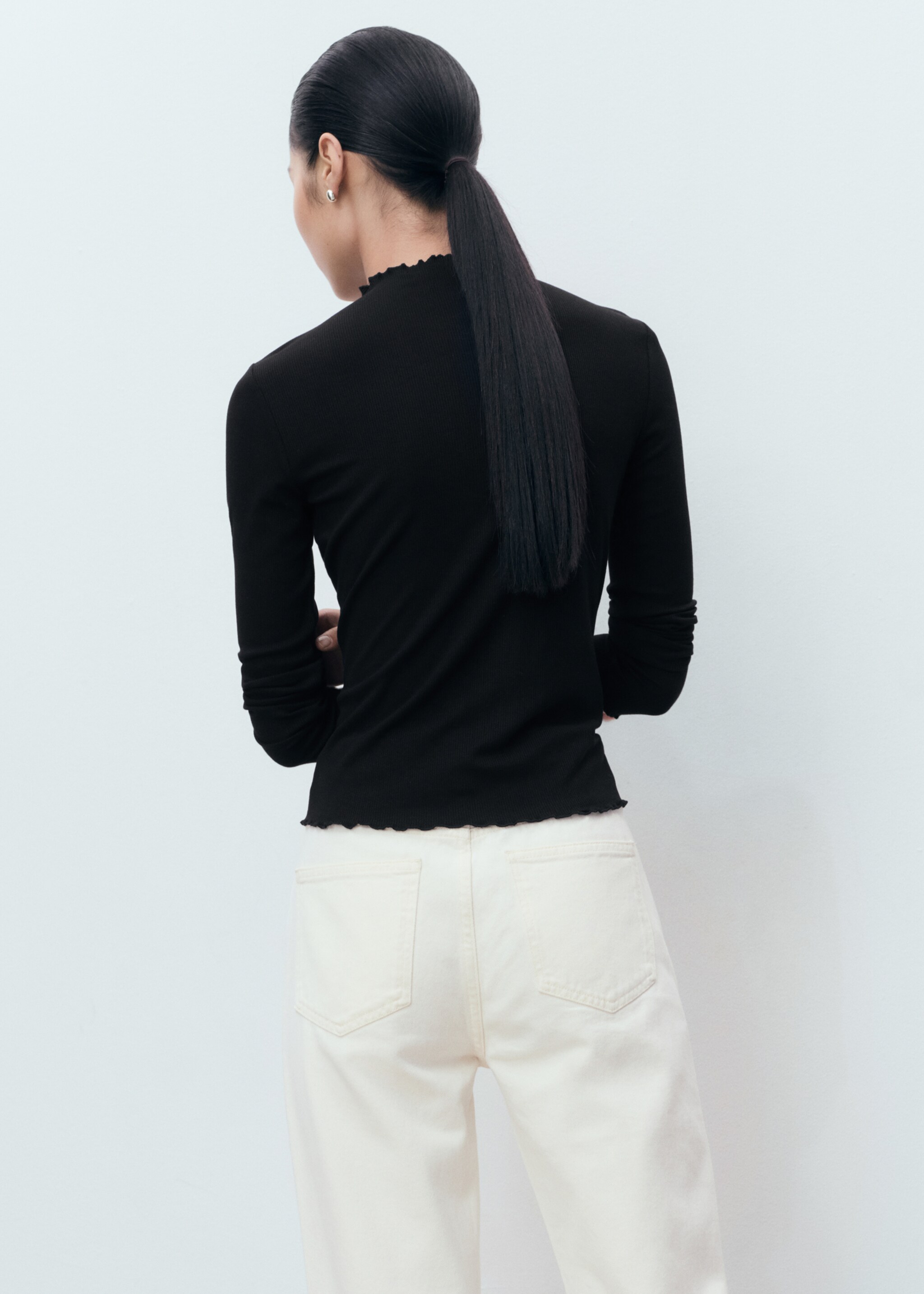Ribbed T-shirt with scalloped finishes - Reverse of the article, Black. Ref: 17055798-00.