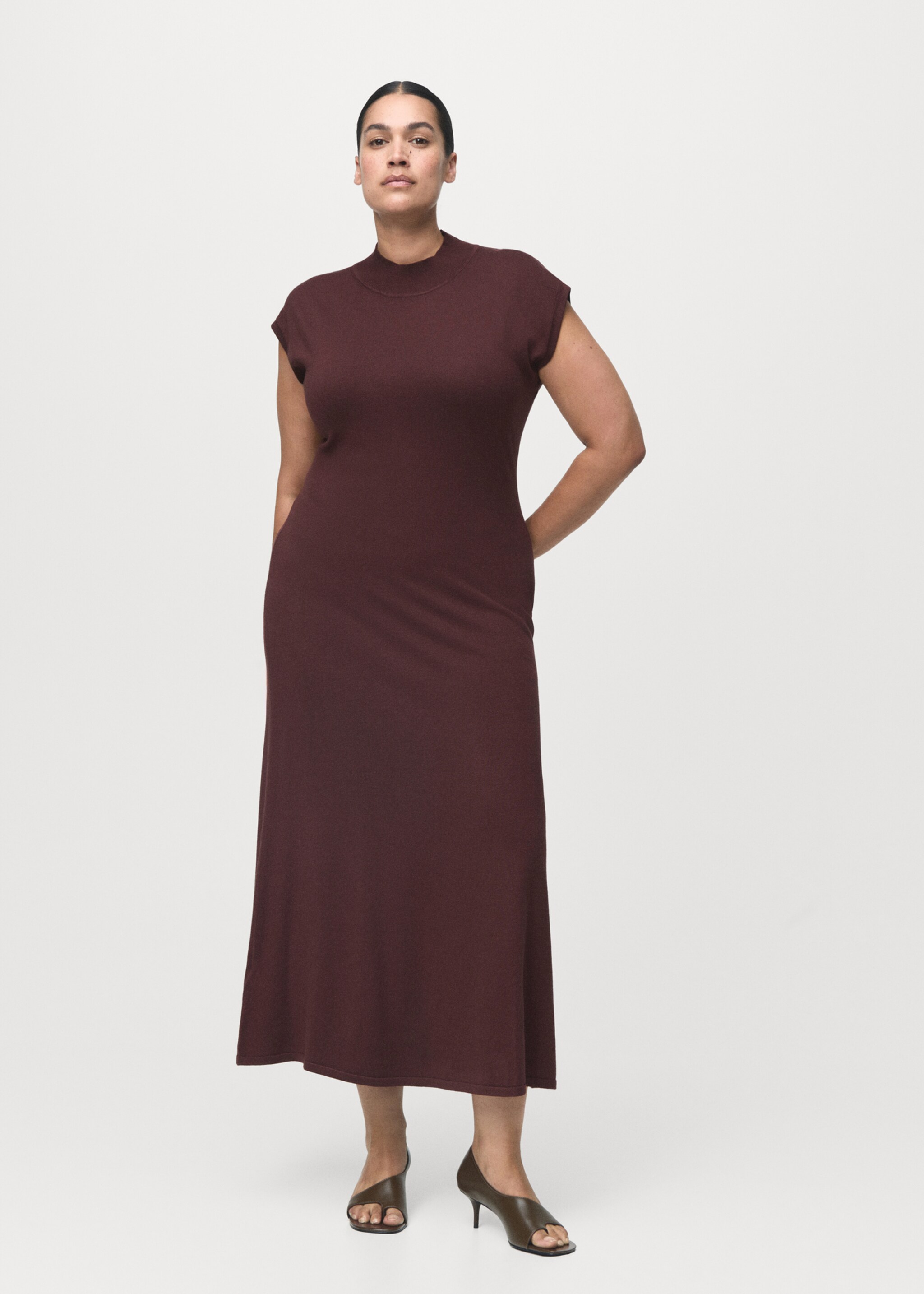 Perkins-neck knitted dress - Details of the article 3, Maroon. Ref: 17055799-00.