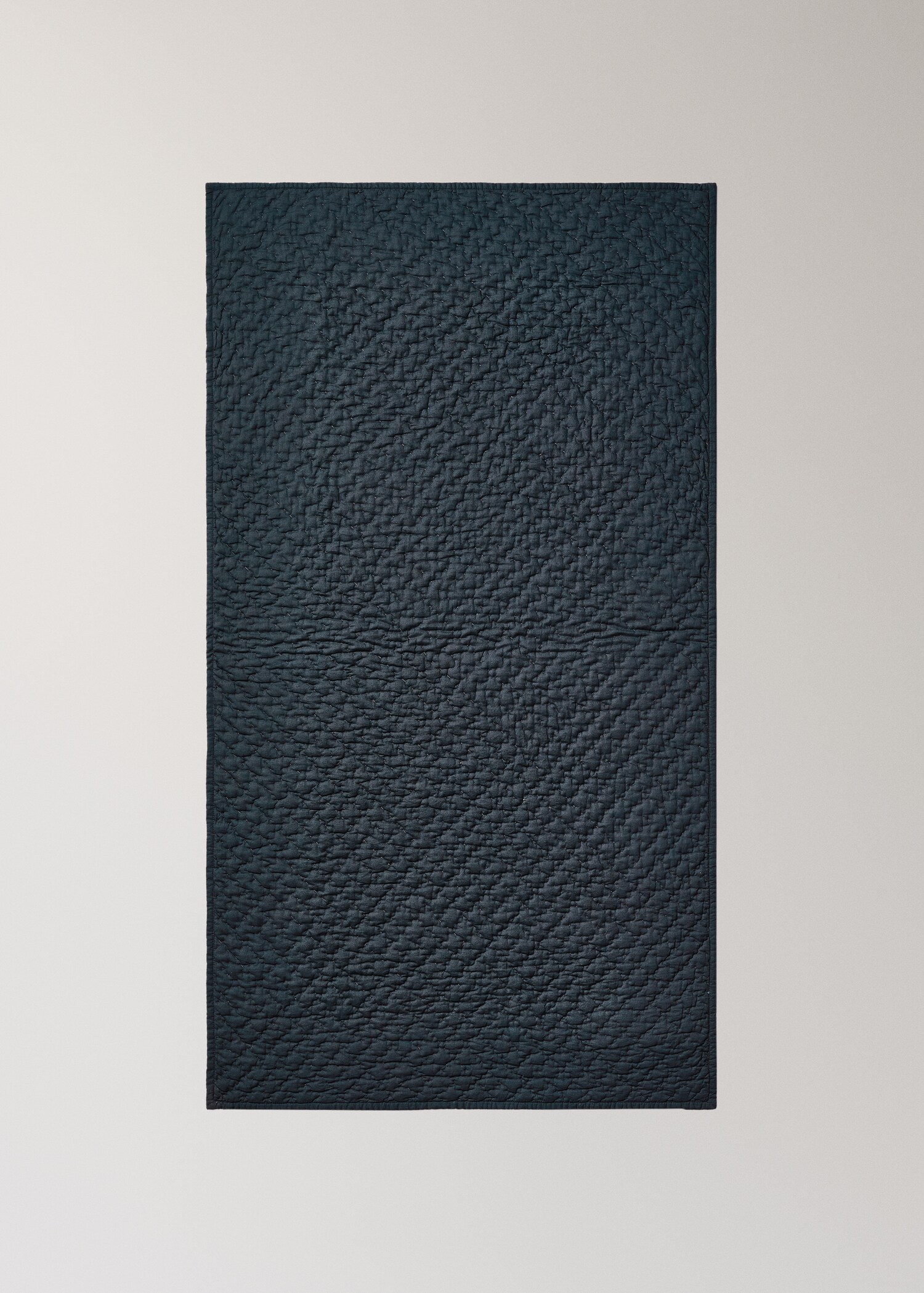 Hand-quilted cotton quilt for a mini cot - Details of the article 3