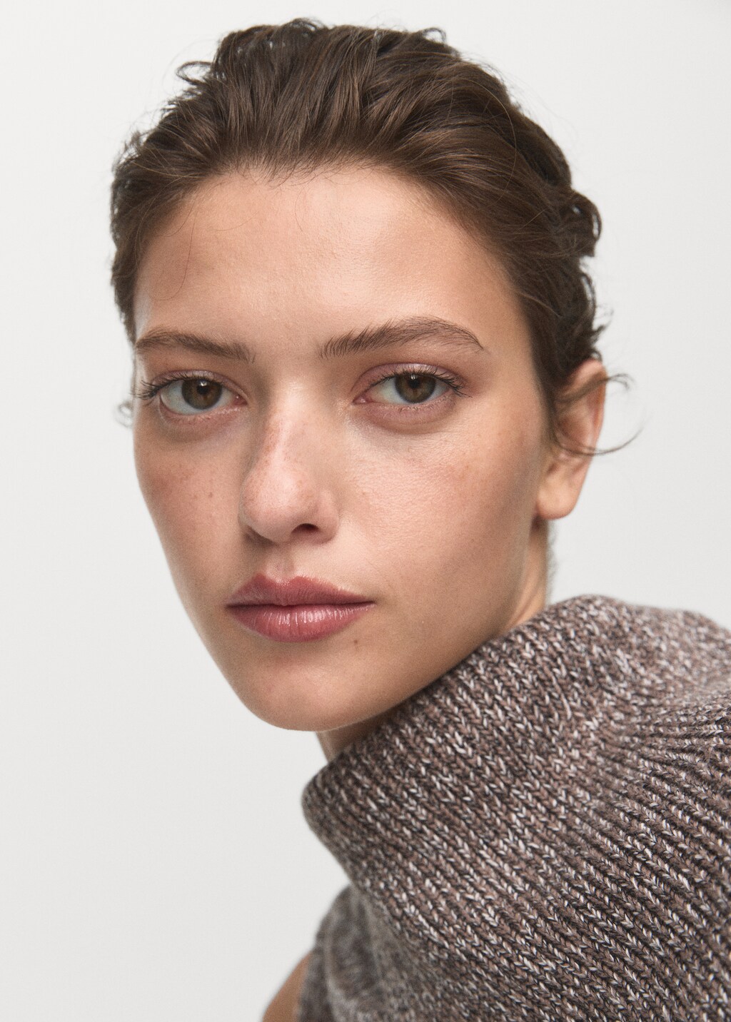 Vest with mottled wrap collar - image 4