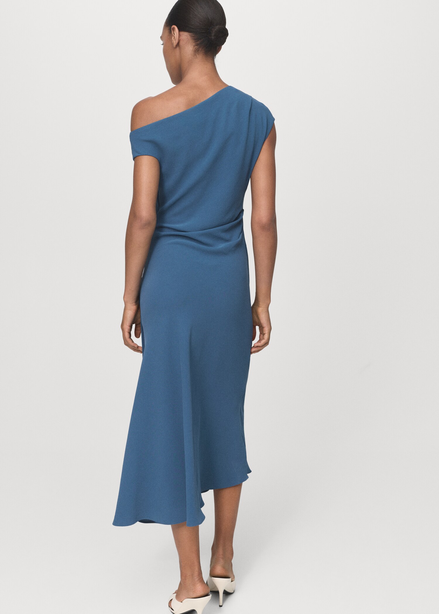 Asymmetrical midi-dress - Reverse of the article