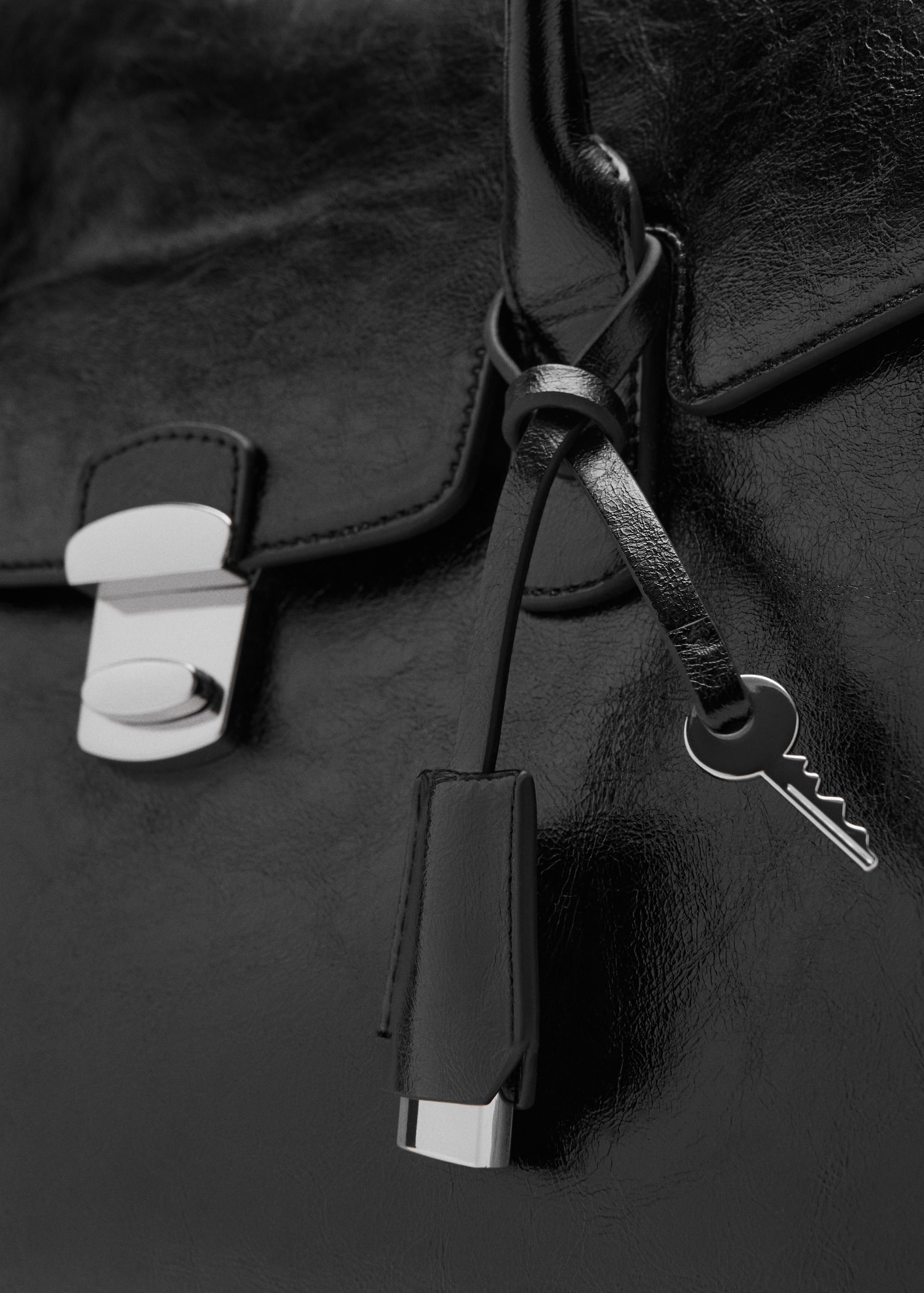 Sac de ville à rabat de taille moyenne - Détail de l'article 1