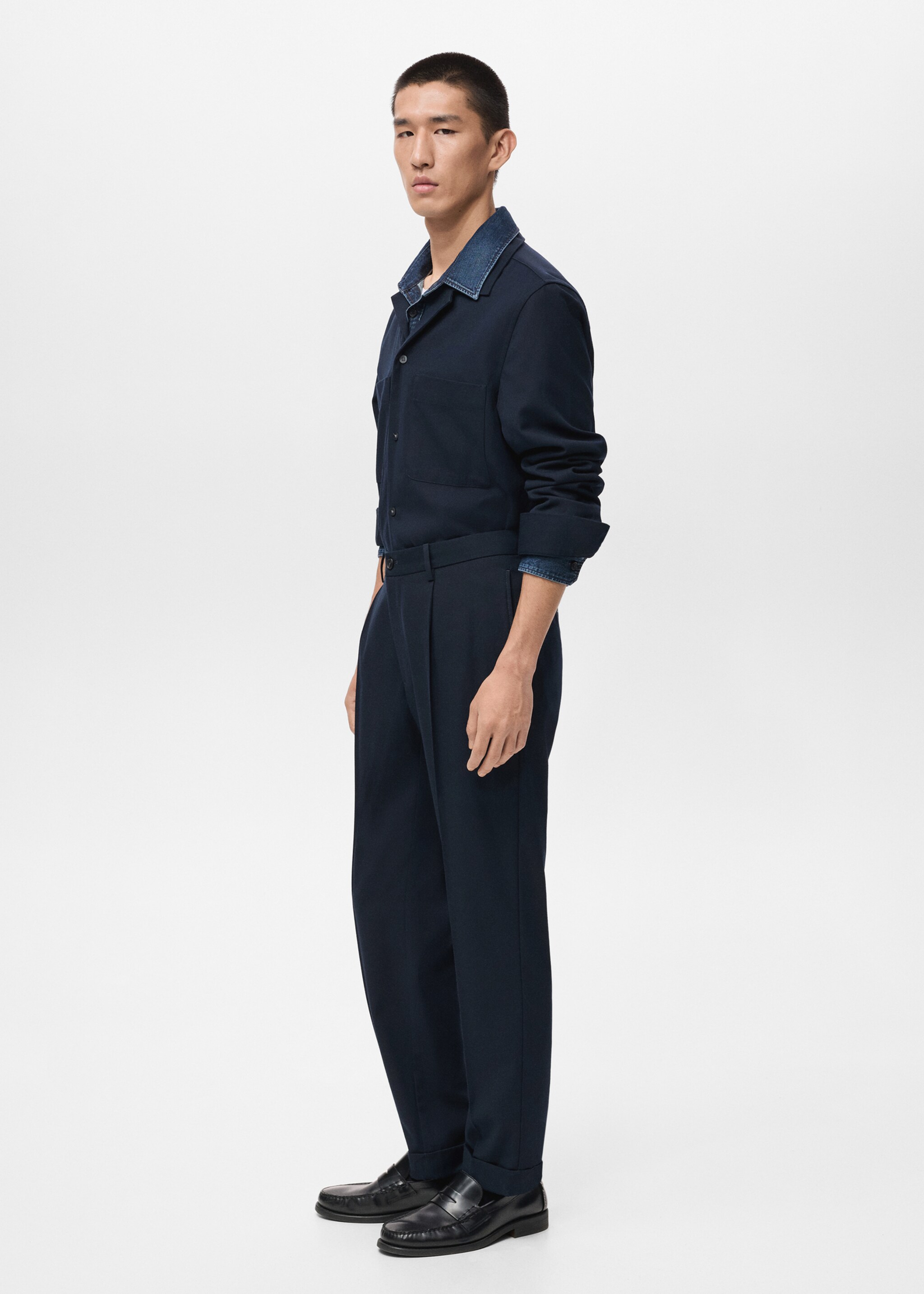 Regular-fit pleated pants - Details of the article 2, Navy. Ref: 17055968-00.