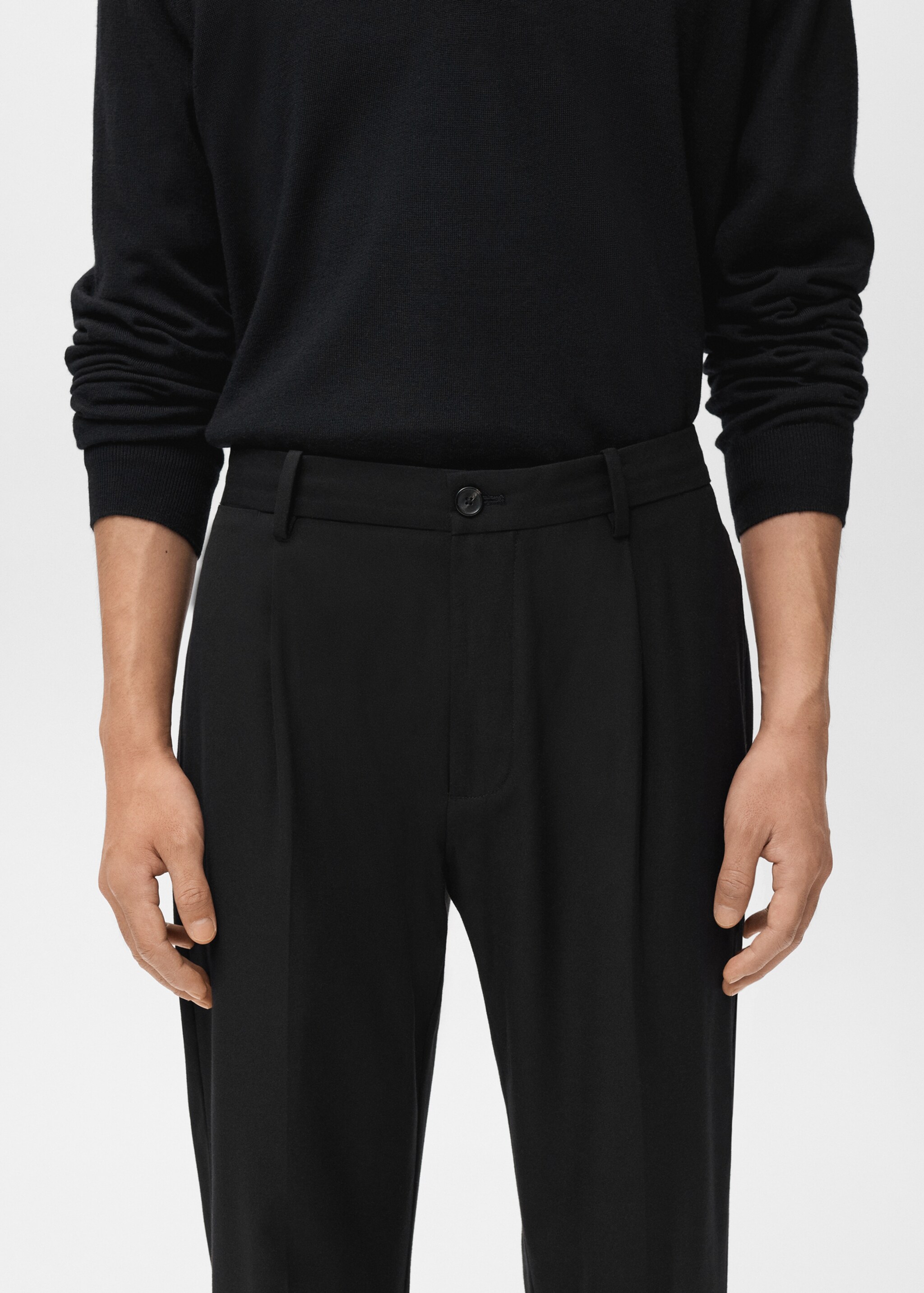 Regular-fit pleated trousers - Details of the article 1, Black. Ref: 17055968-00.
